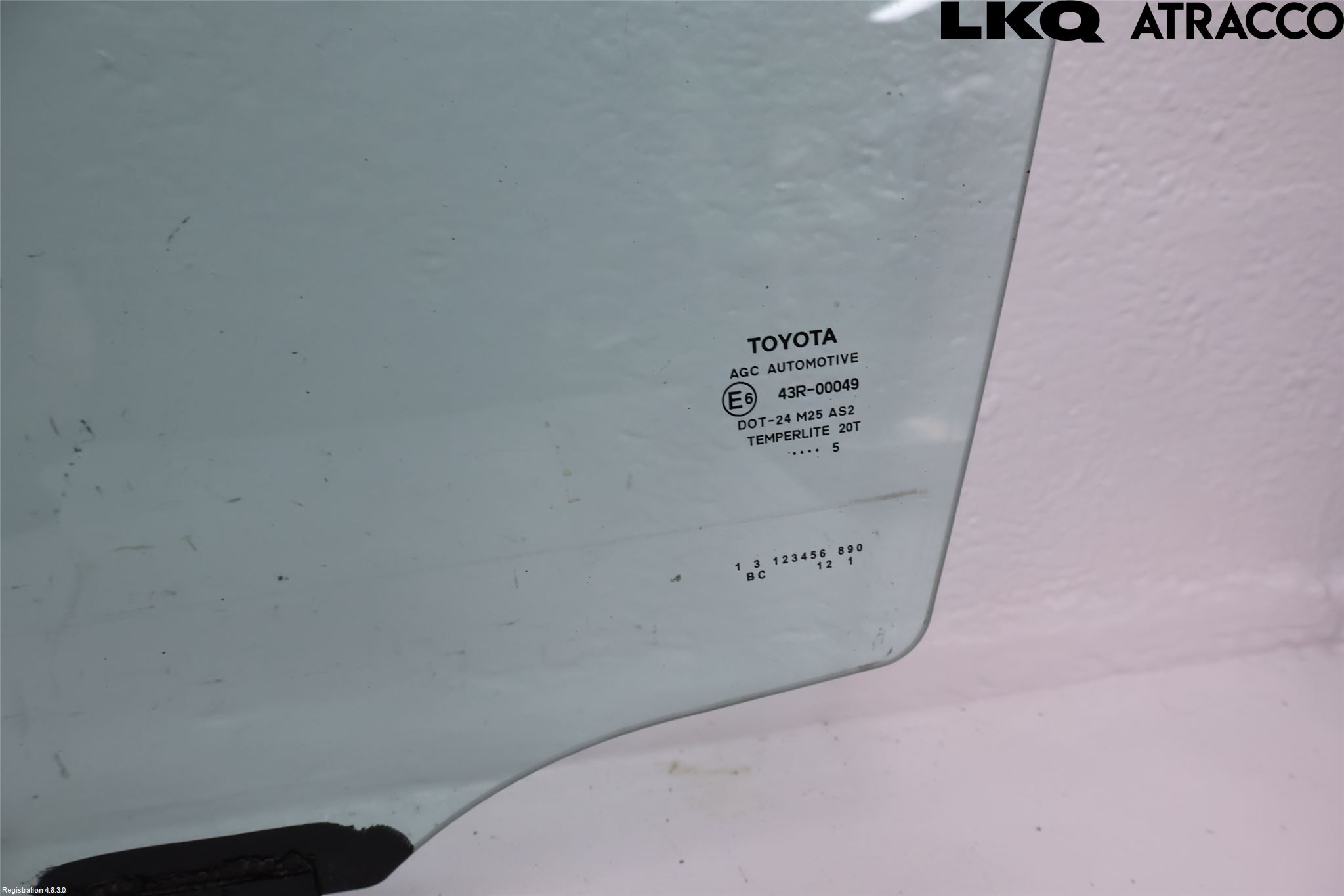 Toyota AURIS 13-19 Dörruta Fram Vänster