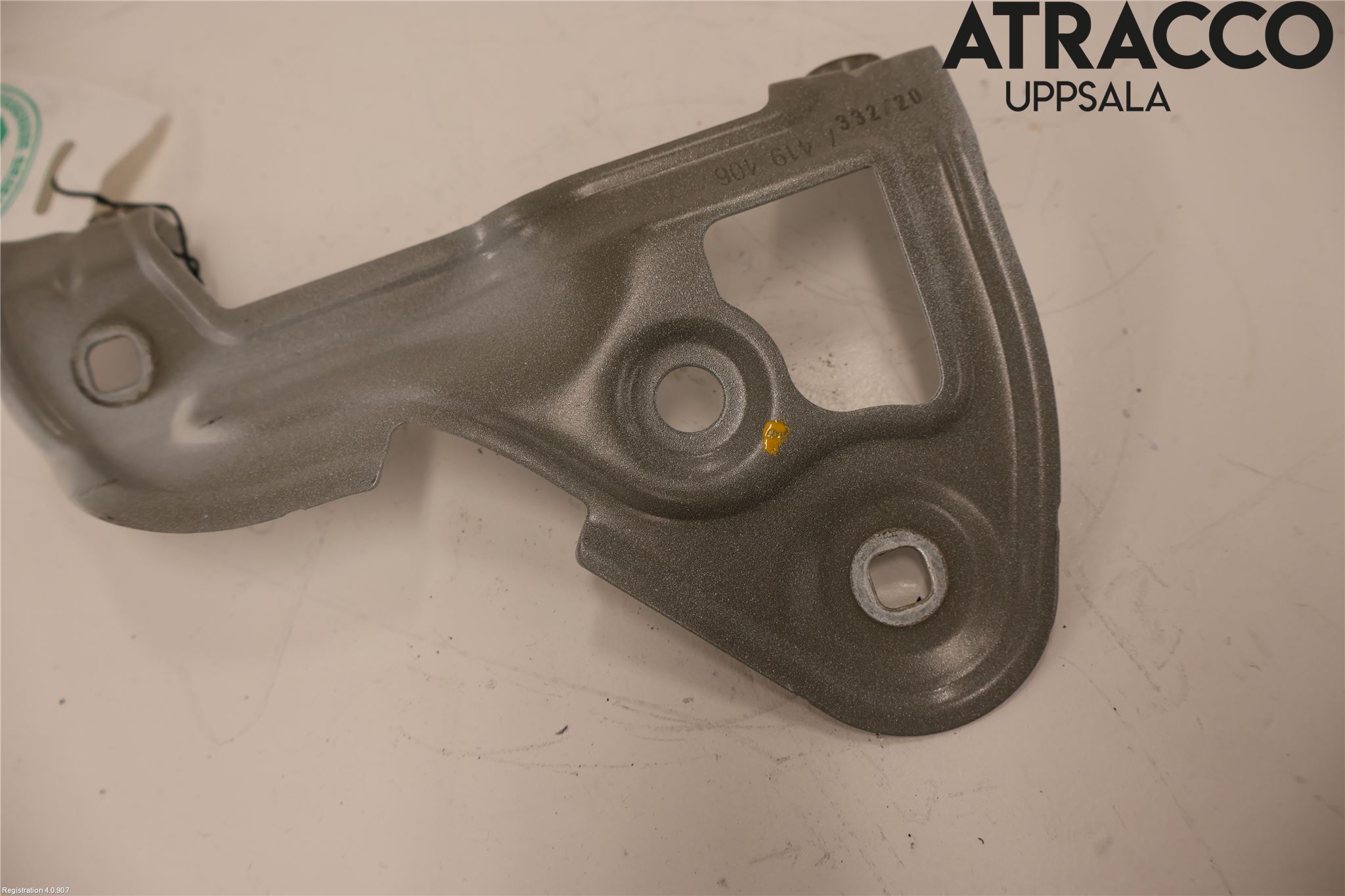 BMW 3 G20/G21/G80/G81 19- Skärmfäste Fram Hö