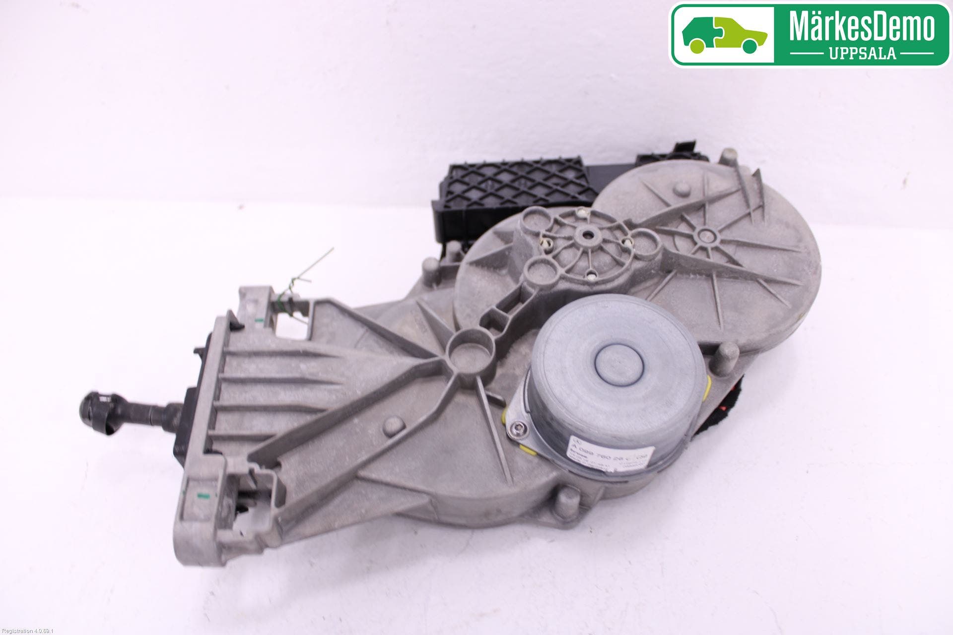 Mercedes-Benz MB C-KLASS (W205) 14-21 Bakluckeöppnare Automatisk