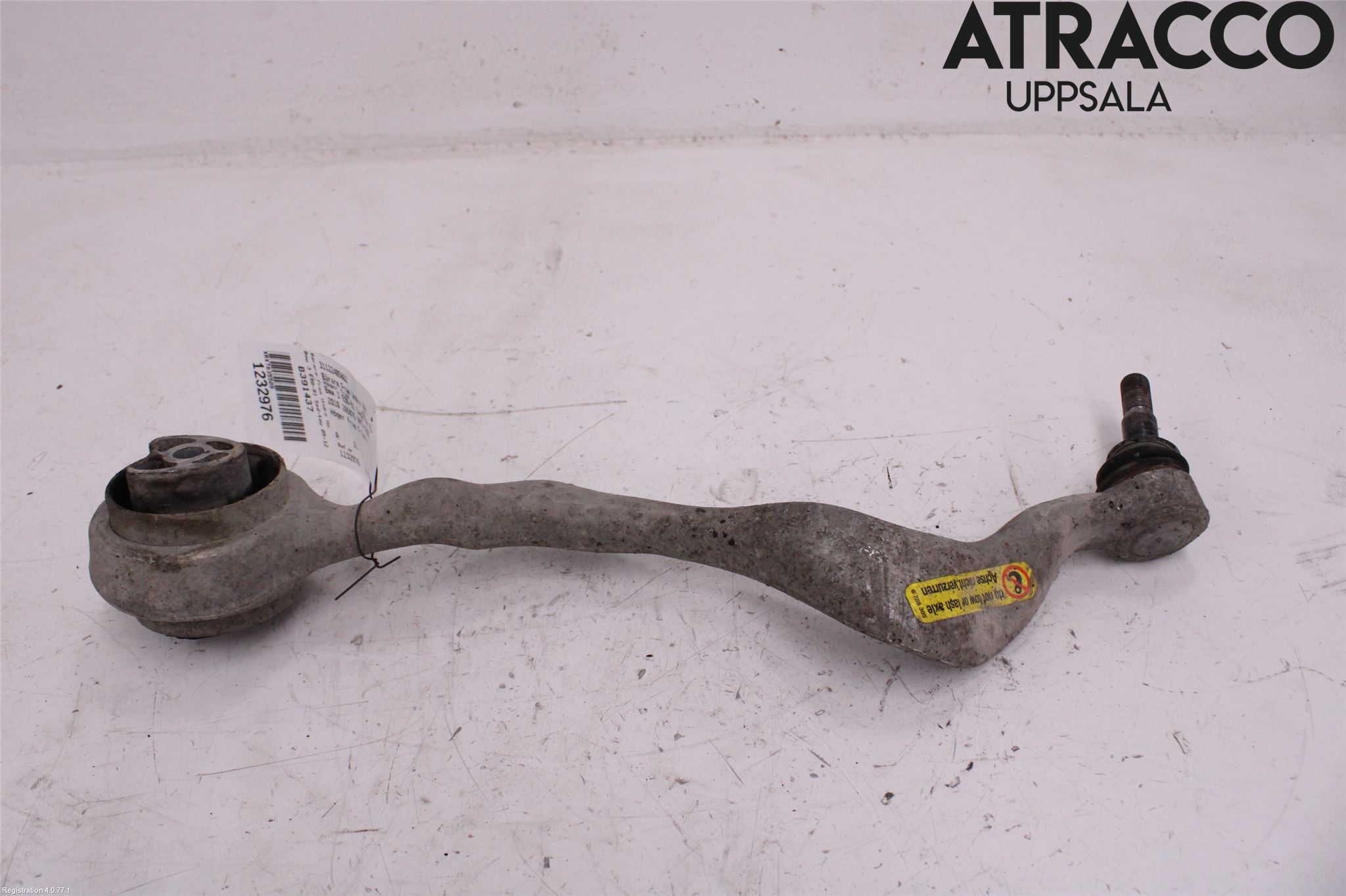 BMW 3 E90/91 SED/TOU 05-12 Bärarm Fram Undre Hö