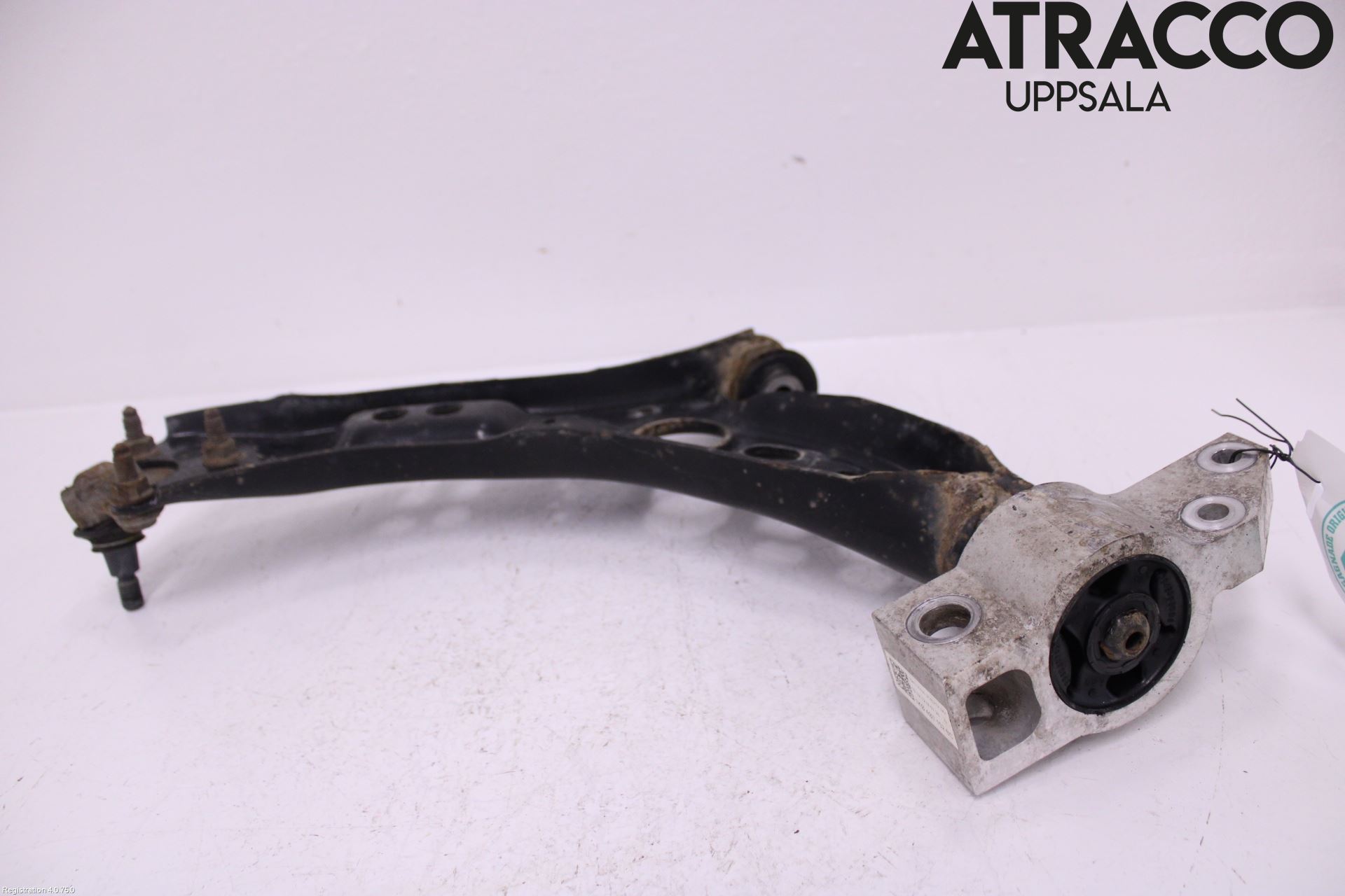 Volkswagen VW GOLF VI 09-13 Bärarm Fram Undre Hö