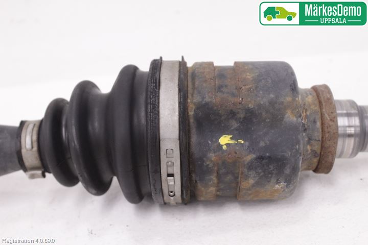 Toyota AVENSIS 09-15 Drivaxel Fram Höger