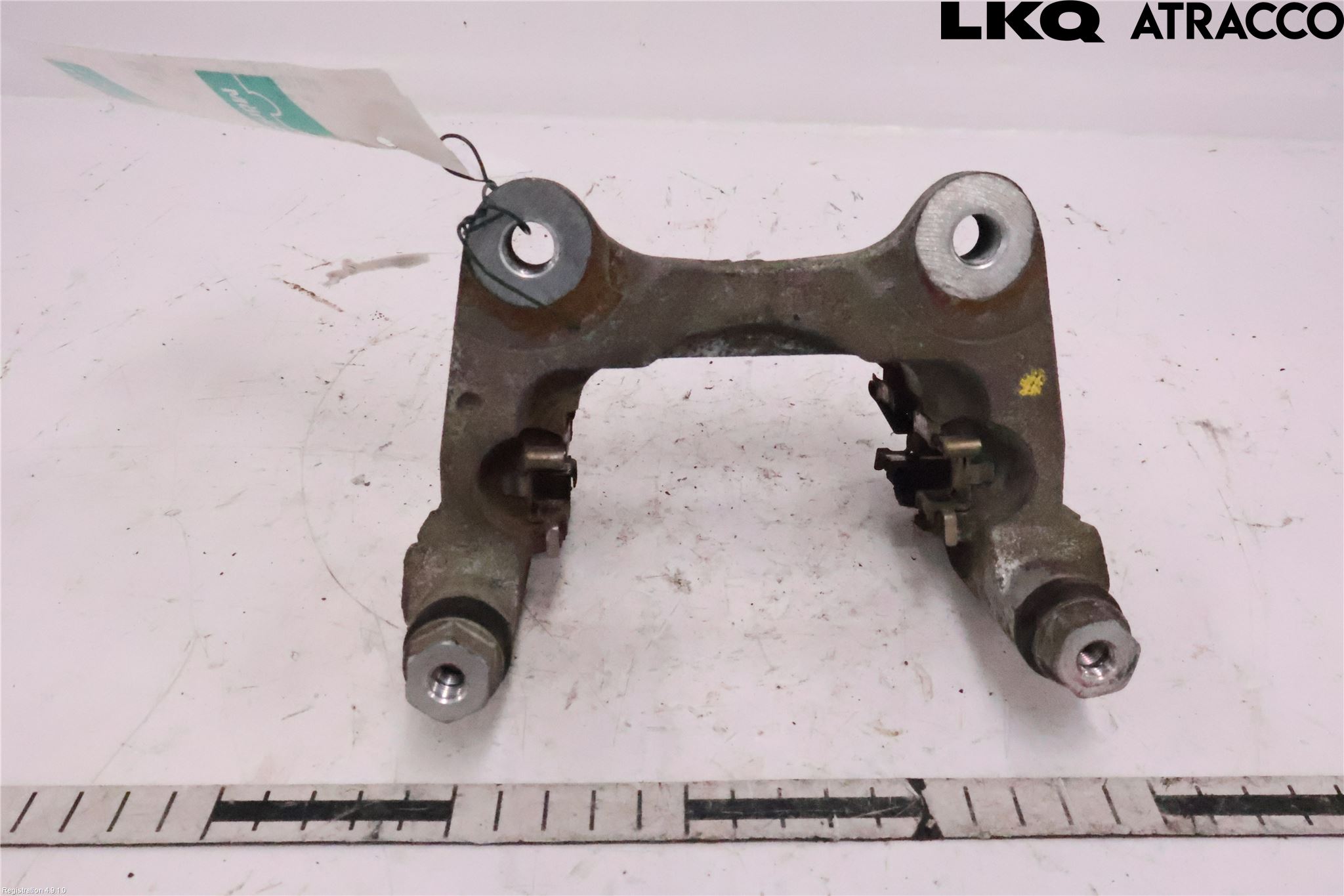 Toyota RAV4 19- Bromsokshållare