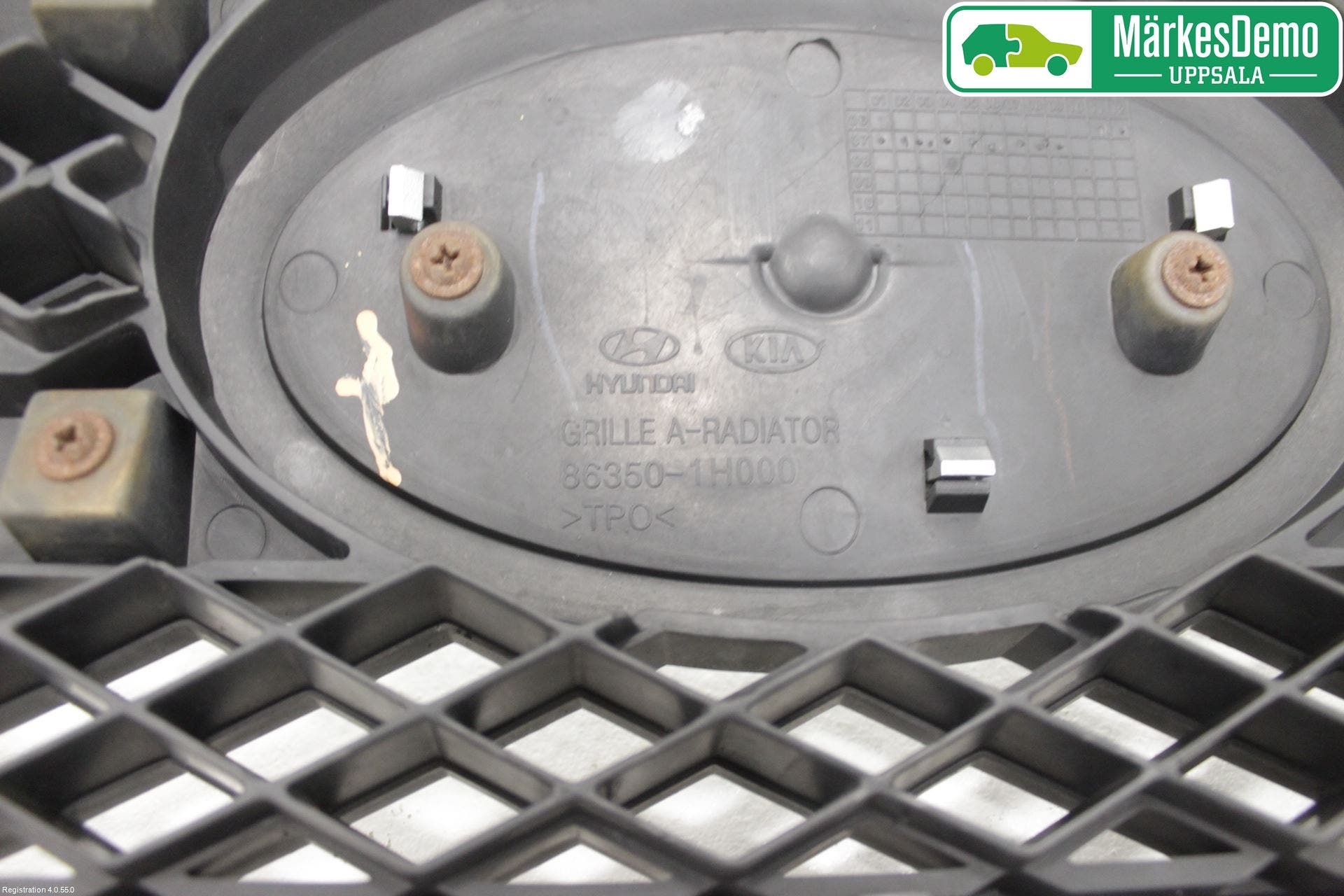 Kia CEED 06-12 Grilldel Mitt