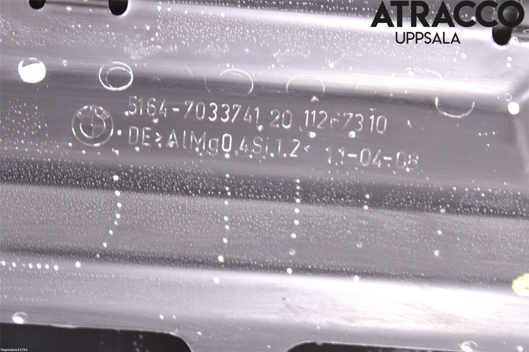 BMW 5 E60/61 Sed/Tou 02-10 Front Huvlåsplåt-Balk