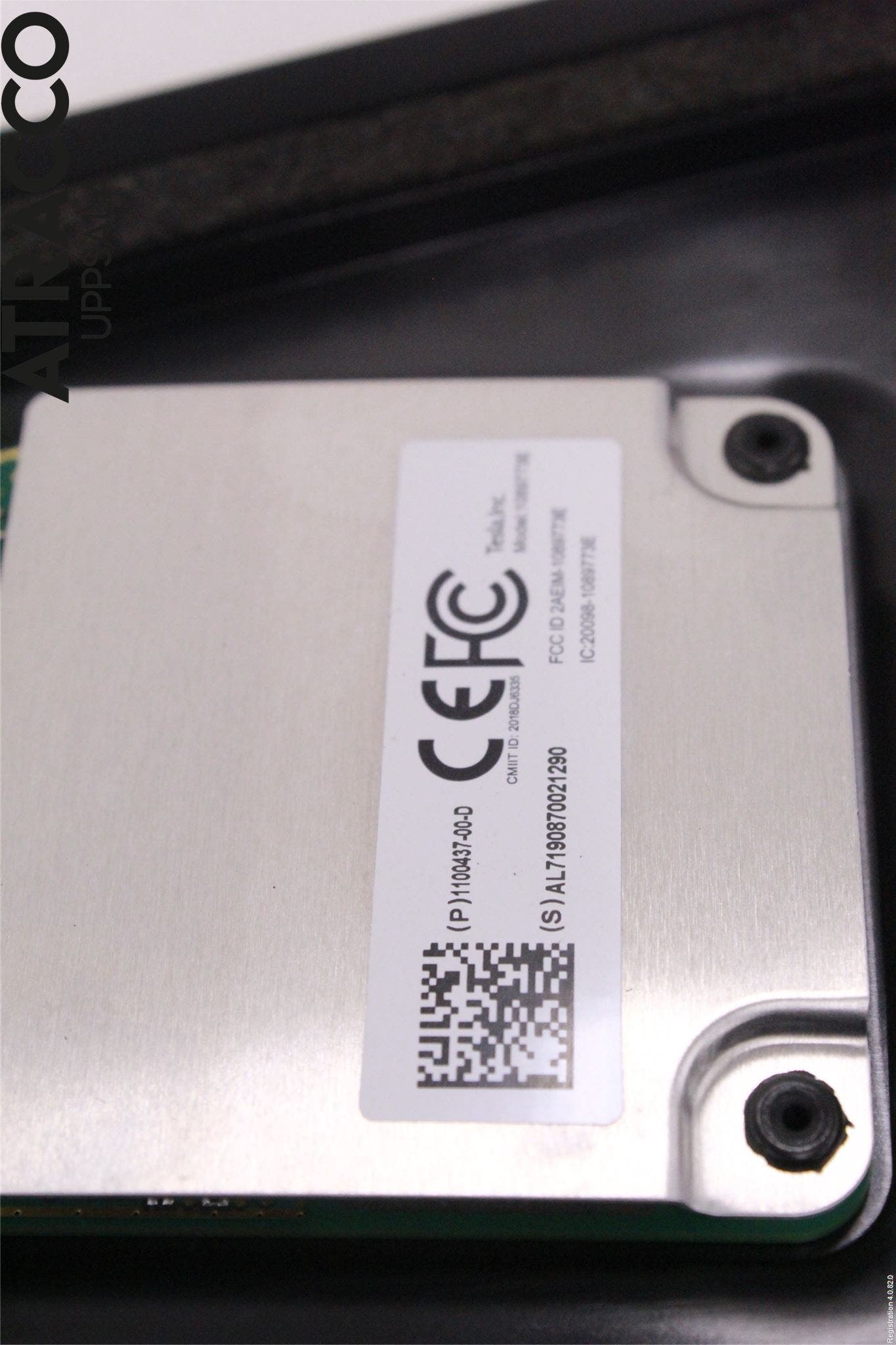 Tesla MODEL 3 17- List Vä