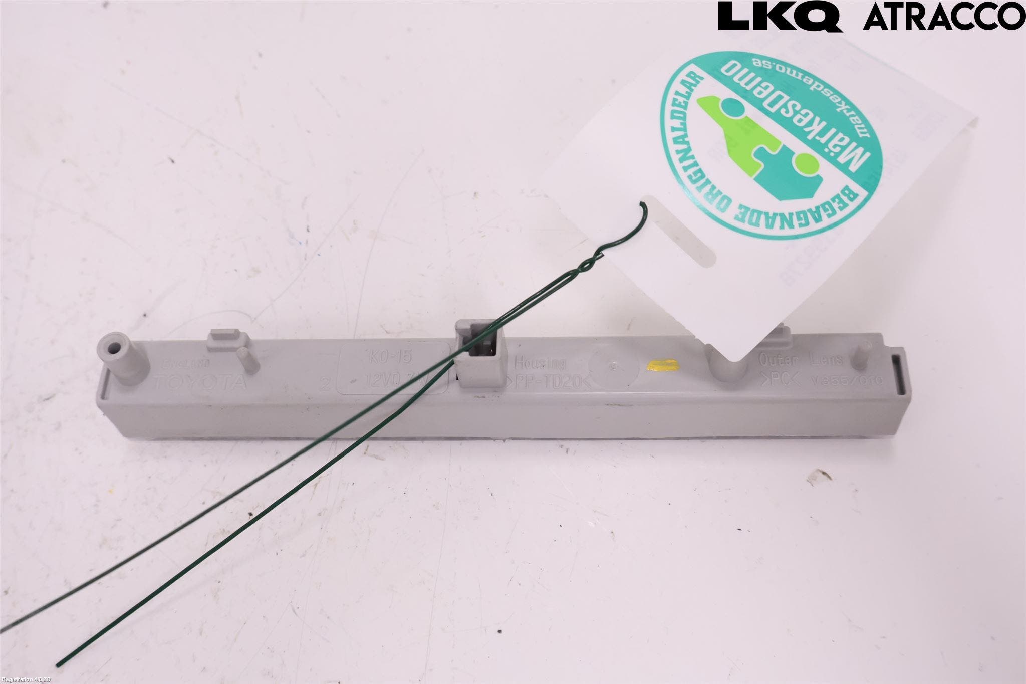 Toyota YARIS XP21 20- Bromsljus Bakruta