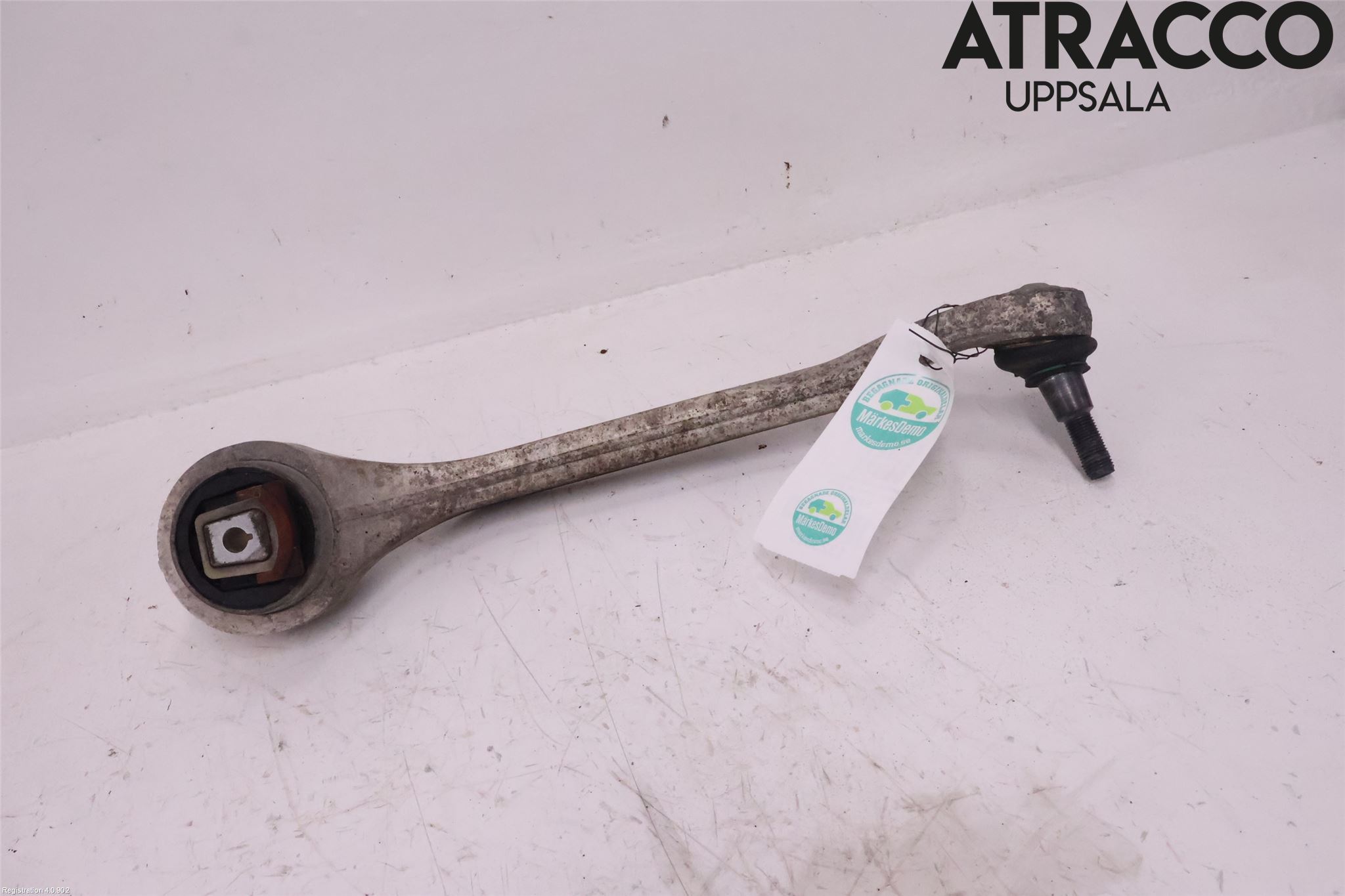 Audi A8/S8 4E  02-09 Bärarm Fram Undre Vä