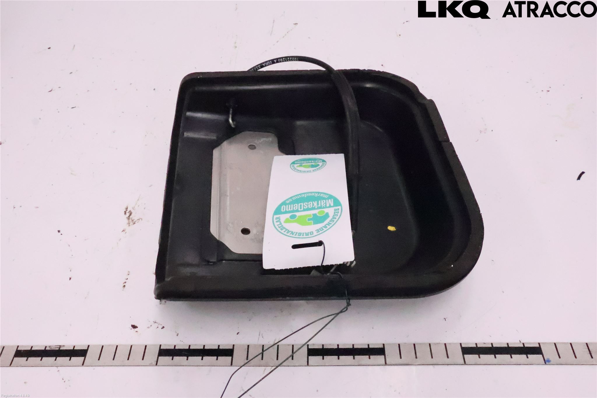 Tesla MODEL S 13- Huvlås