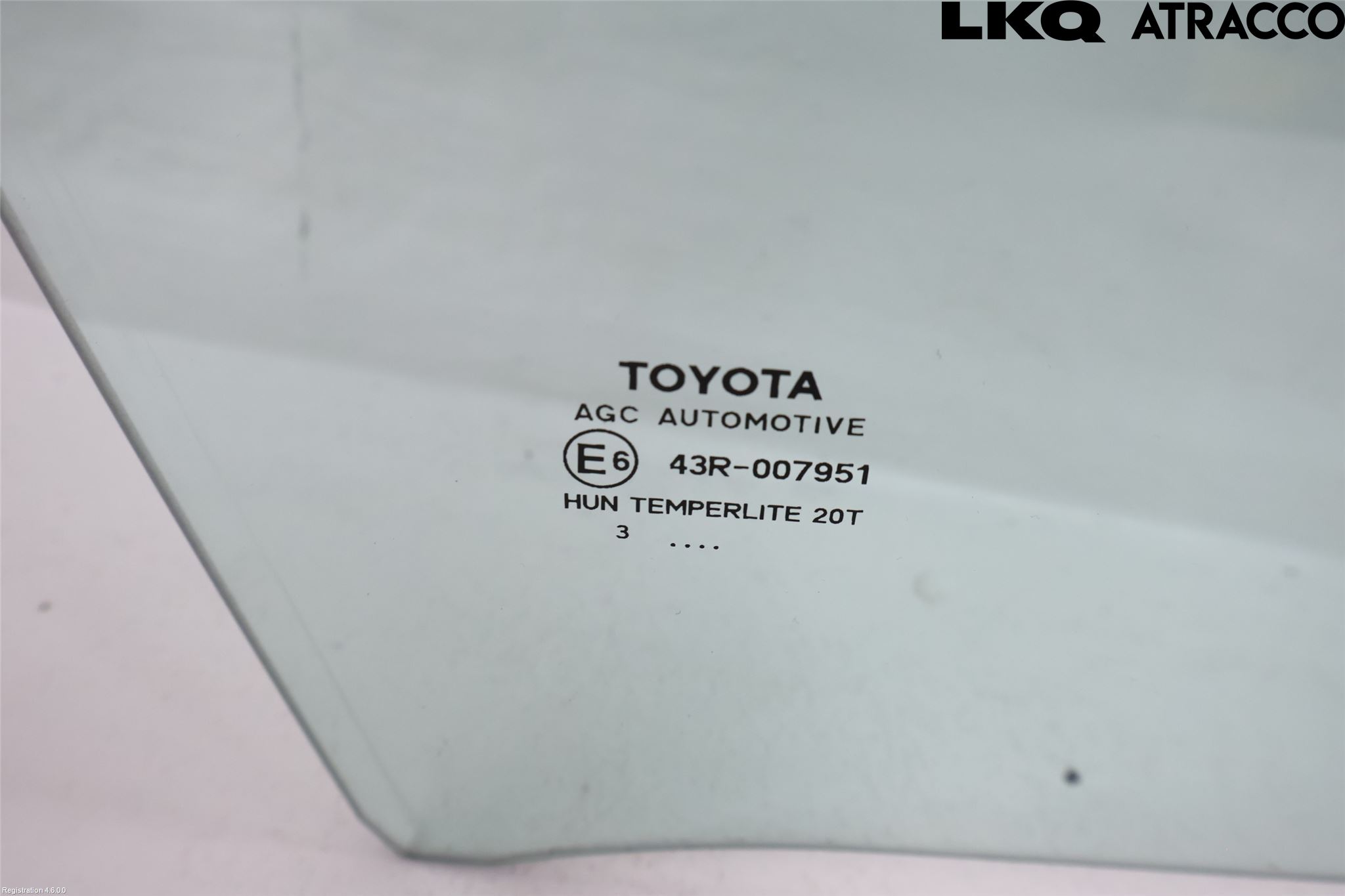Toyota YARIS CROSS XP21 21- Dörruta Fram Höger