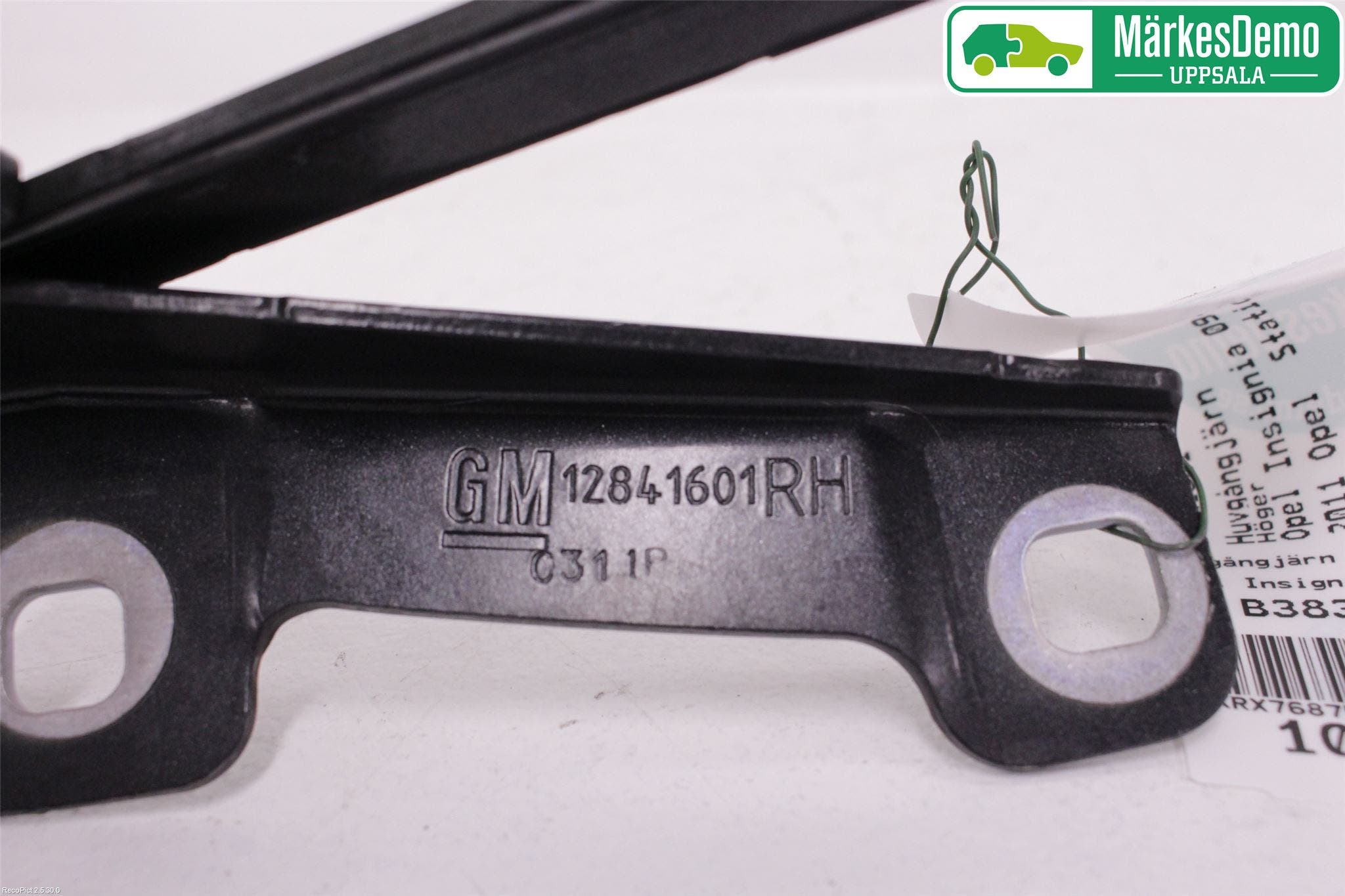 Opel INSIGNIA 09-16 Huvgångjärn