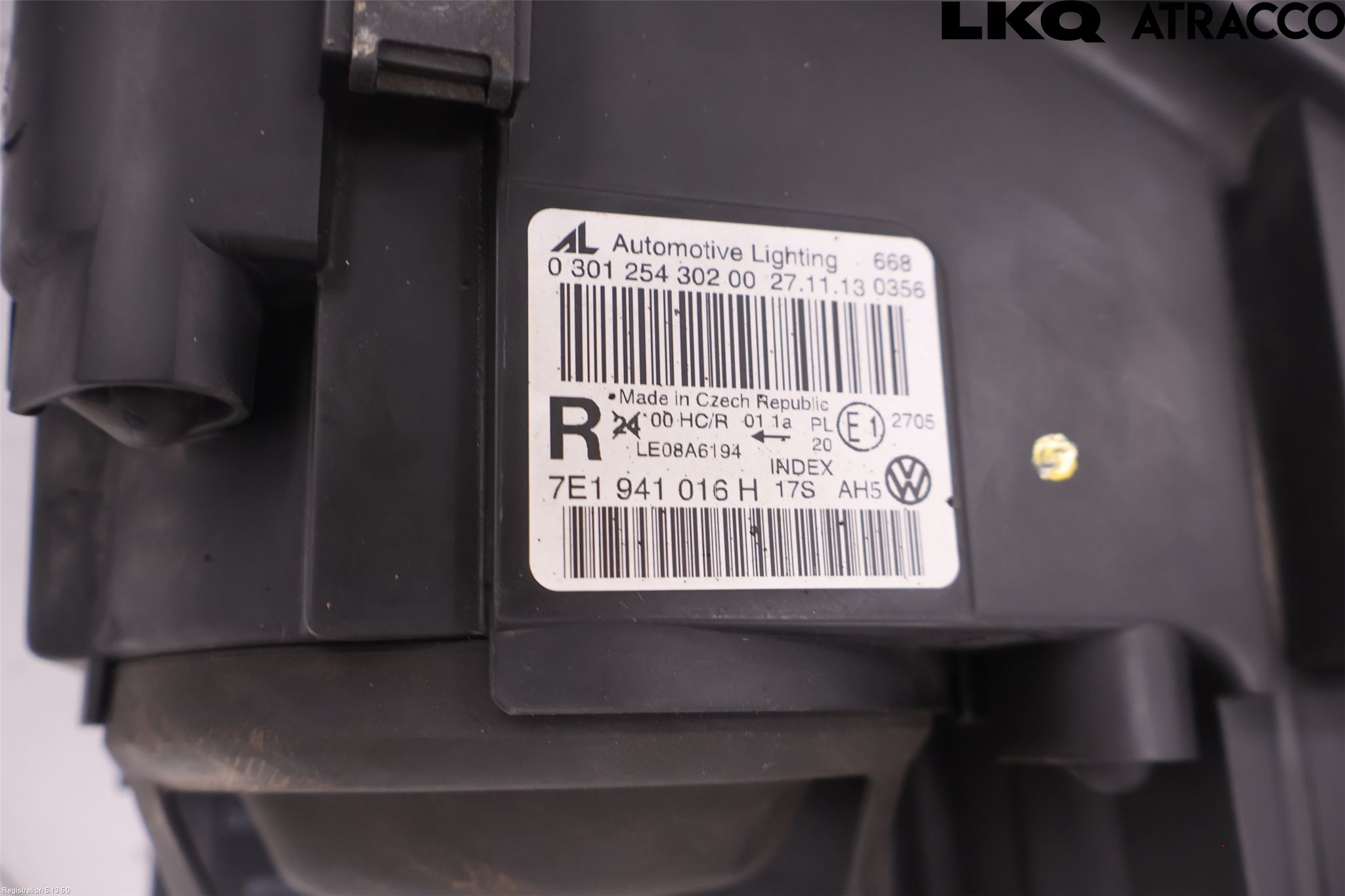 Volkswagen VW TRANSP/CARAVELLE (T5) 04-15 Strålkastare Höger