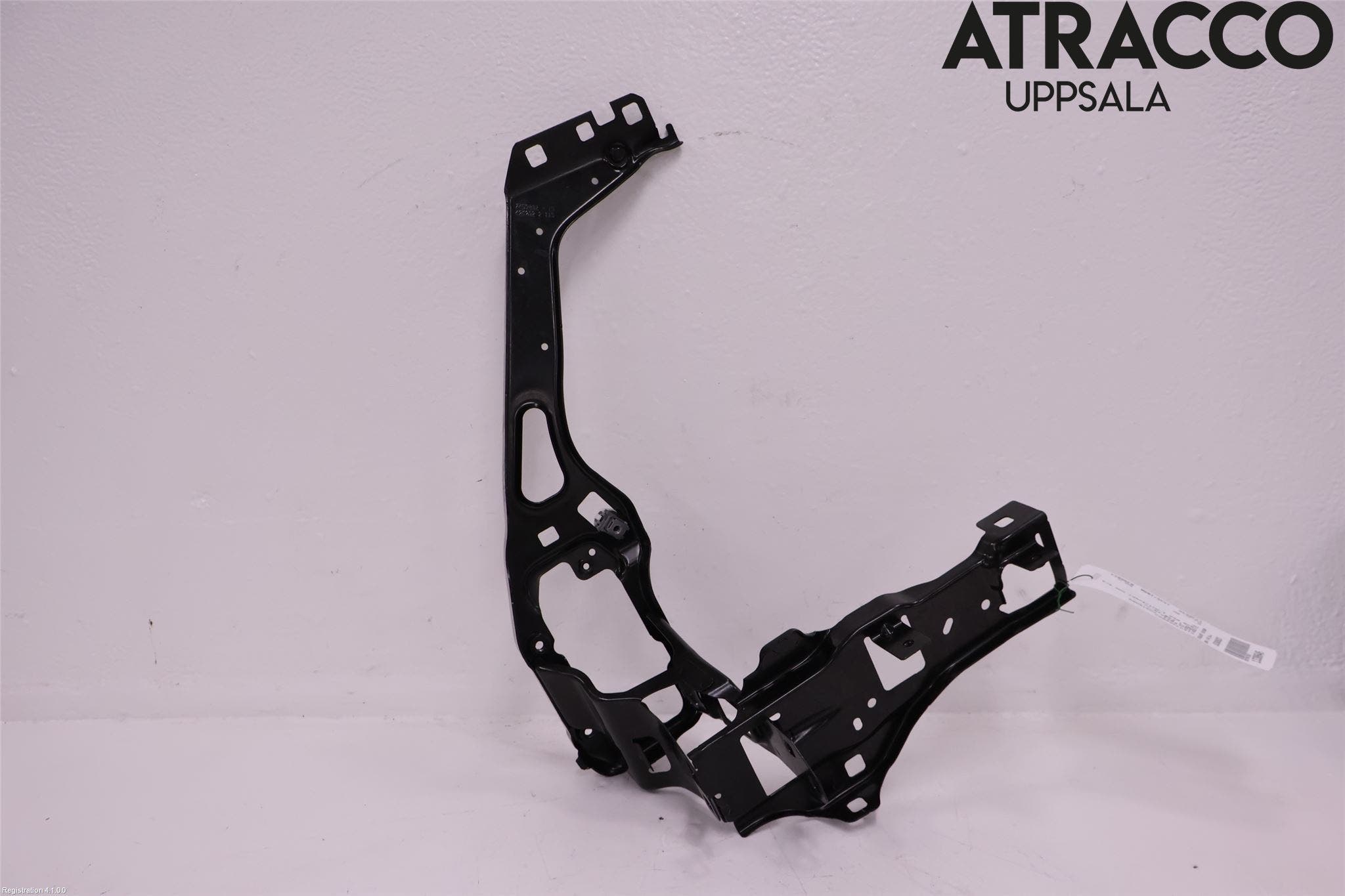 BMW 1 F40 19- Strålkast Fästsarg