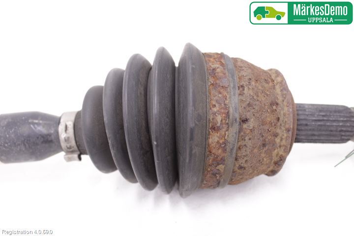 Opel CORSA D 07-14 Drivaxel Fram Höger