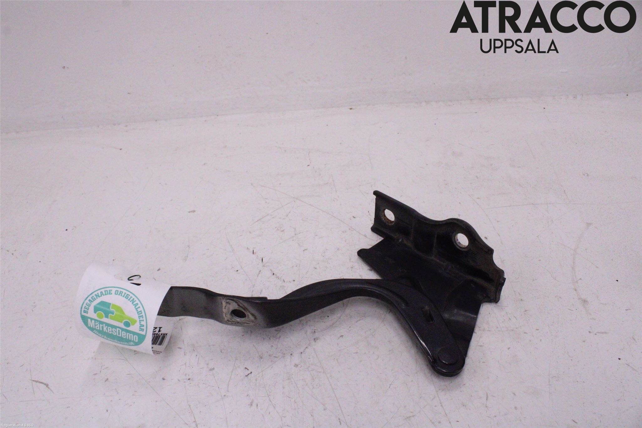 Hyundai SANTA FE 06-12 Huvgångjärn