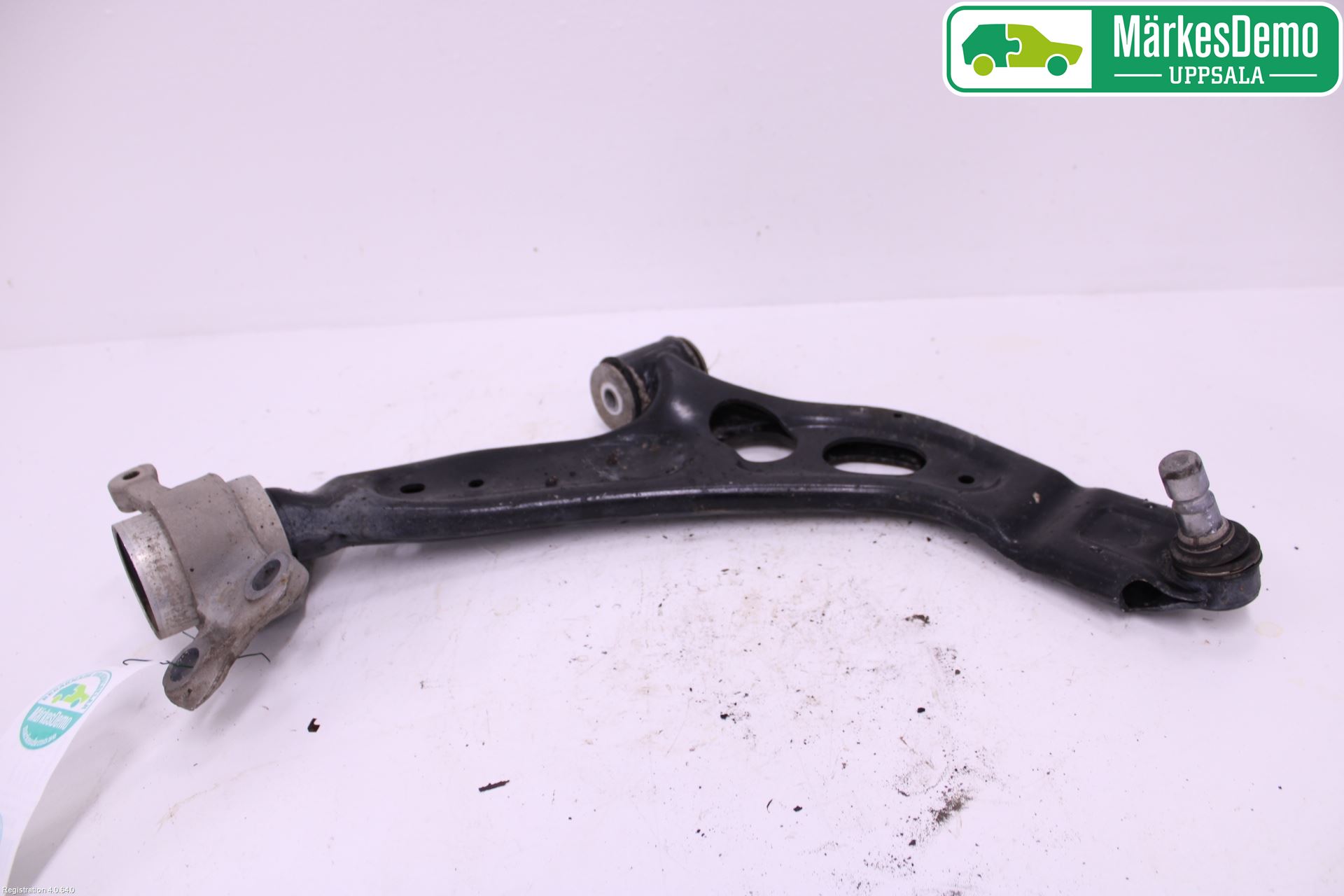 BMW 2 F46 GRAN TOURER 15-22 Bärarm Fram Undre Hö