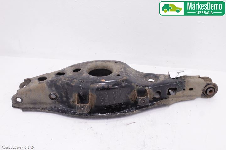 Toyota AVENSIS 09-15 Bärarm Bak Höger