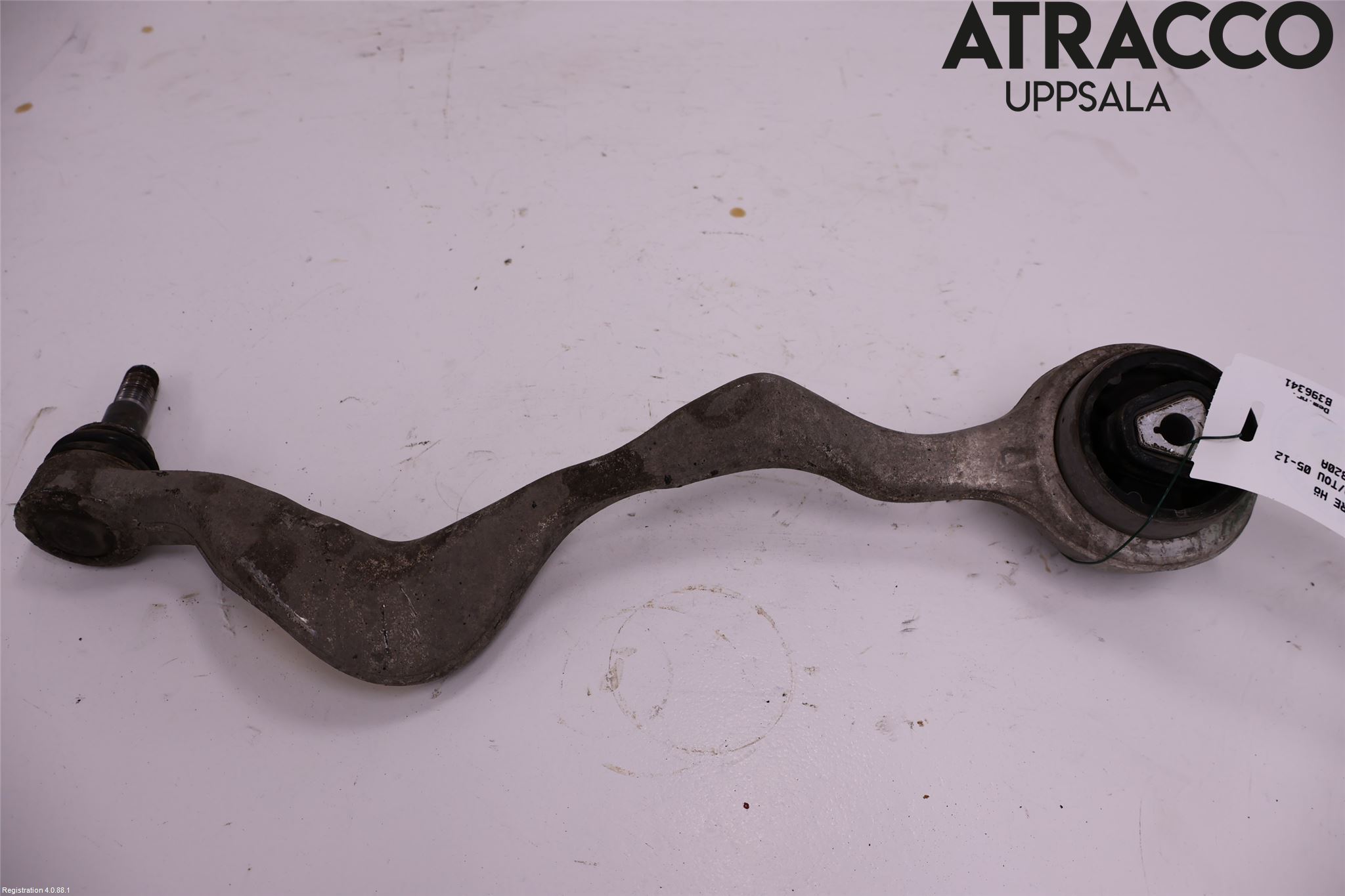 BMW 3 E90/91 SED/TOU 05-12 Bärarm Fram Undre Hö