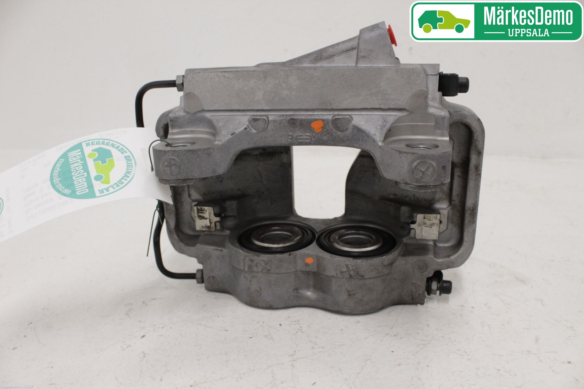 BMW 5 G30/G31/F90 17-23 Bromsok Fram Vänster