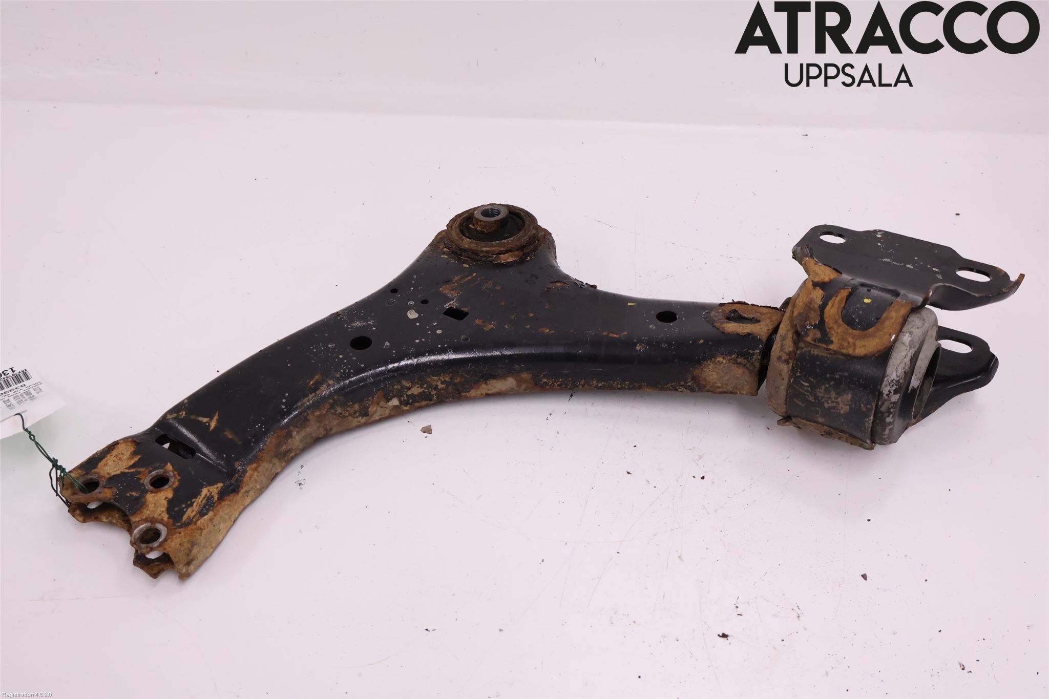 Volvo V70 08-13 Bärarm Fram Undre Vä