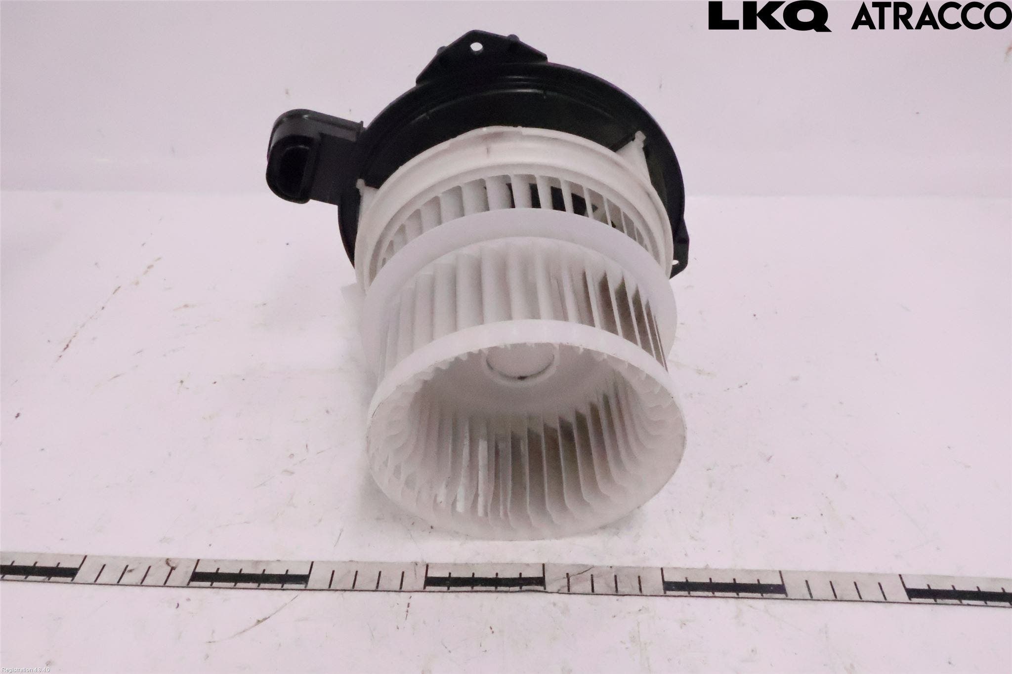 Lexus UX/300e 19- Värmefläkt