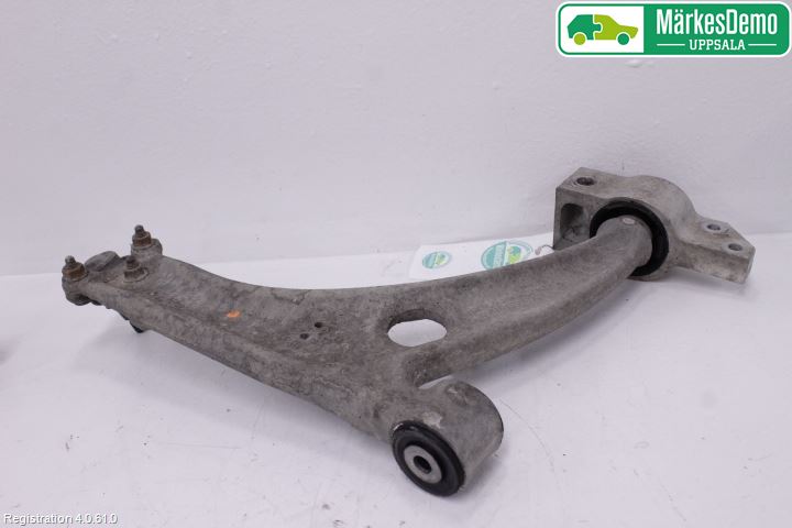 Volkswagen VW PASSAT 05-11 Bärarm Fram Undre Vä