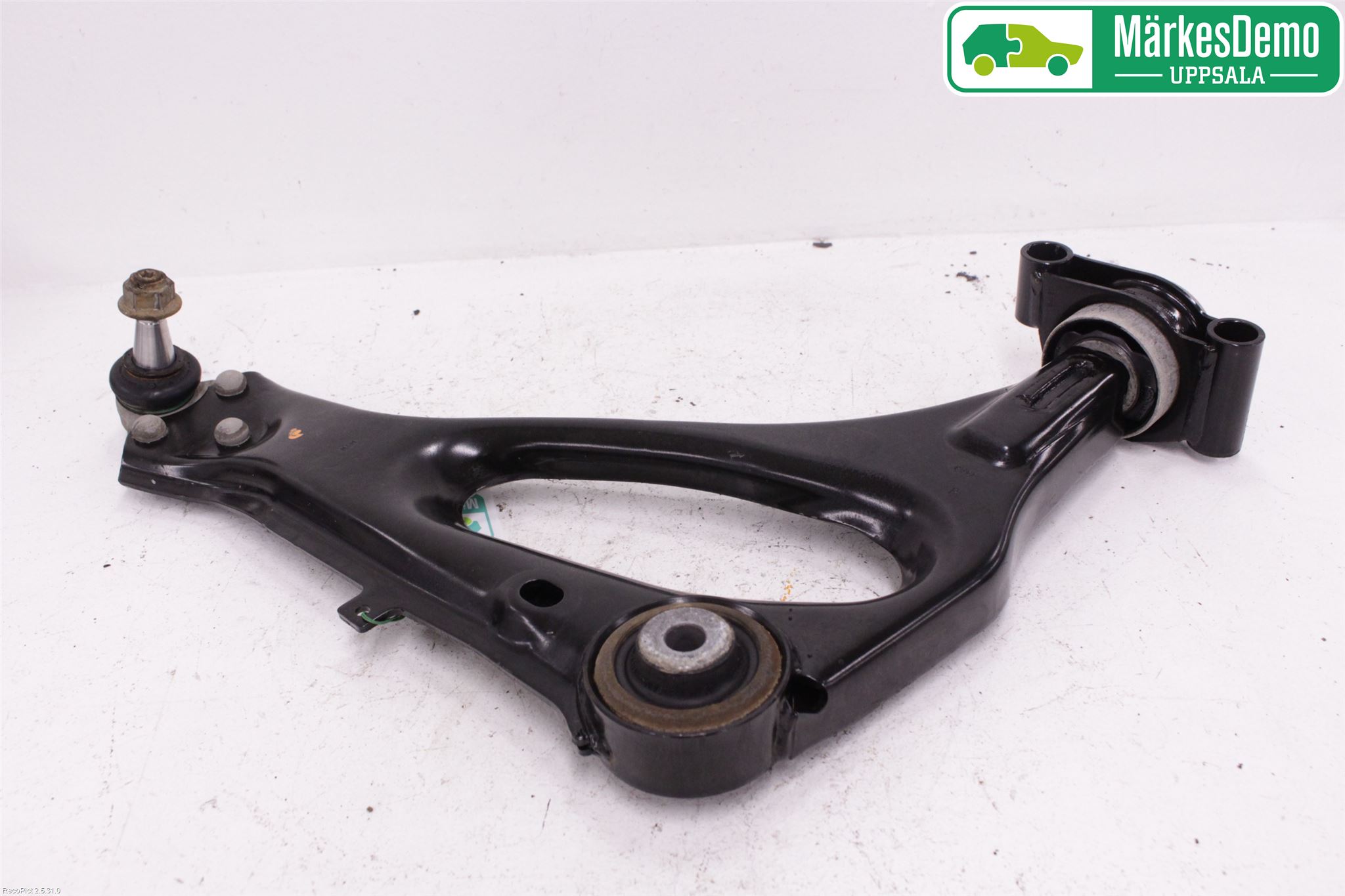 Mercedes-Benz MB VITO/V-KLASS (W640,W447,W448) 14- Bärarm Fram Undre Hö