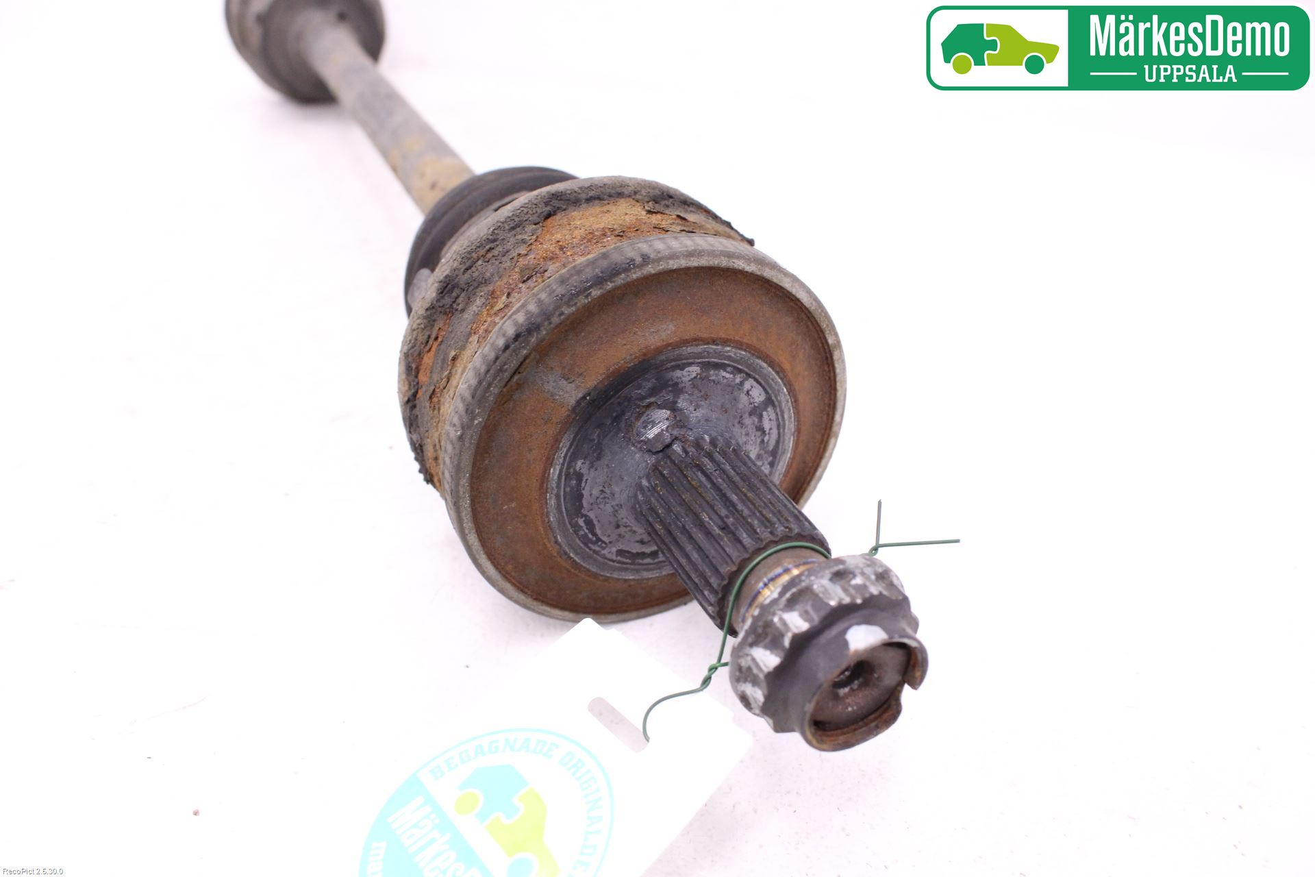 Mercedes-Benz MB C (203) 00-07 Drivaxel Bak Vänster