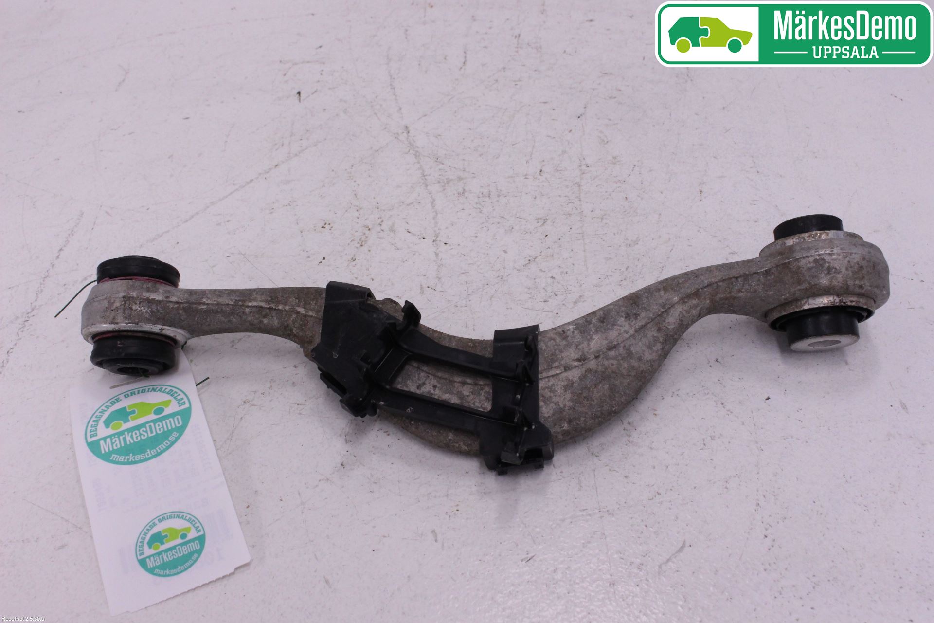 BMW 5 G30/G31/F90 17-23 Bärarm Bak Övre Vänster