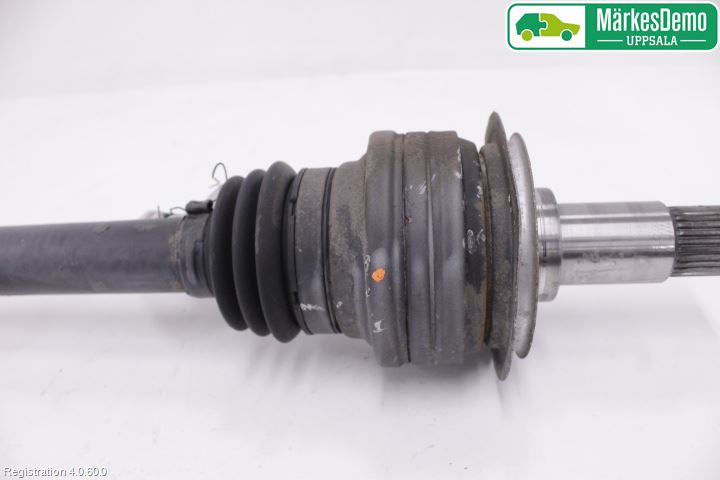 Mercedes-Benz MB C-KLASS (W205) 14-21 Drivaxel Bak Höger