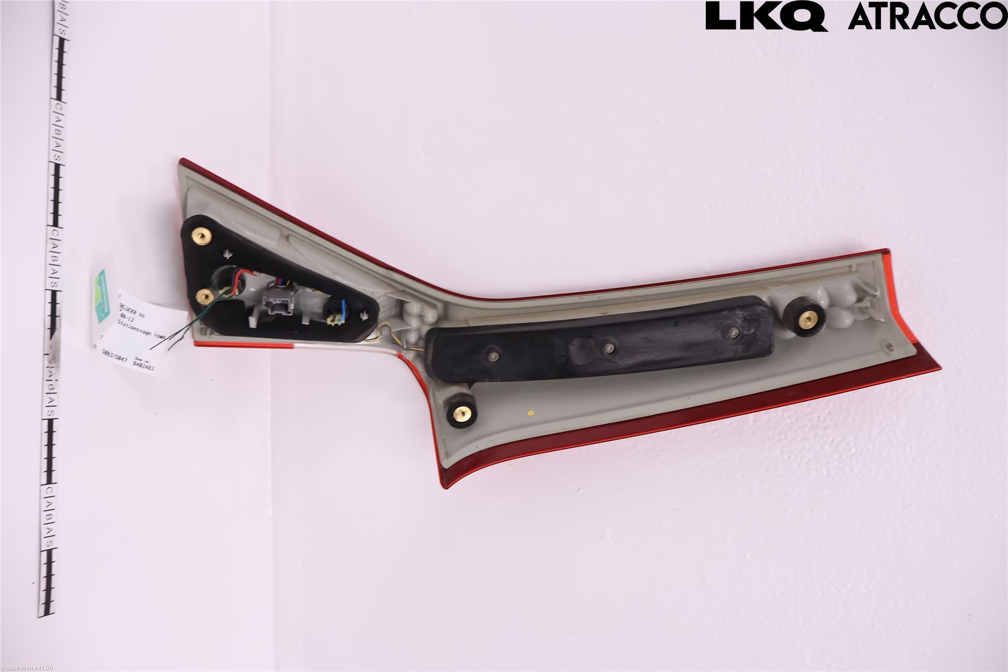 Volvo XC70 08-13 Bakljus Lucka Vä