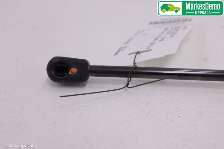 Ford FIESTA     06-08 Gasfjäder Baklucka