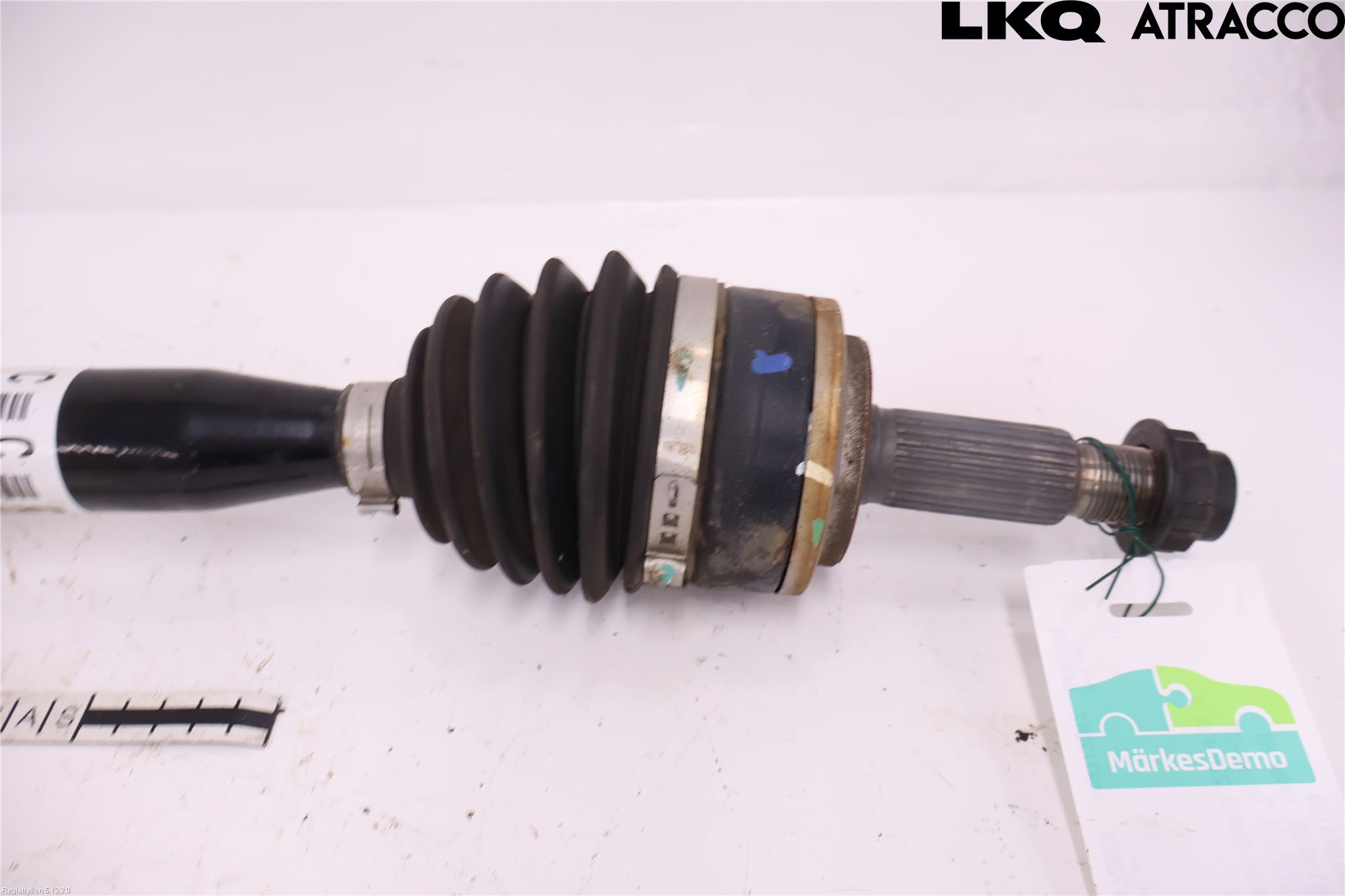 Toyota C-HR 16-23 Drivaxel Fram Höger