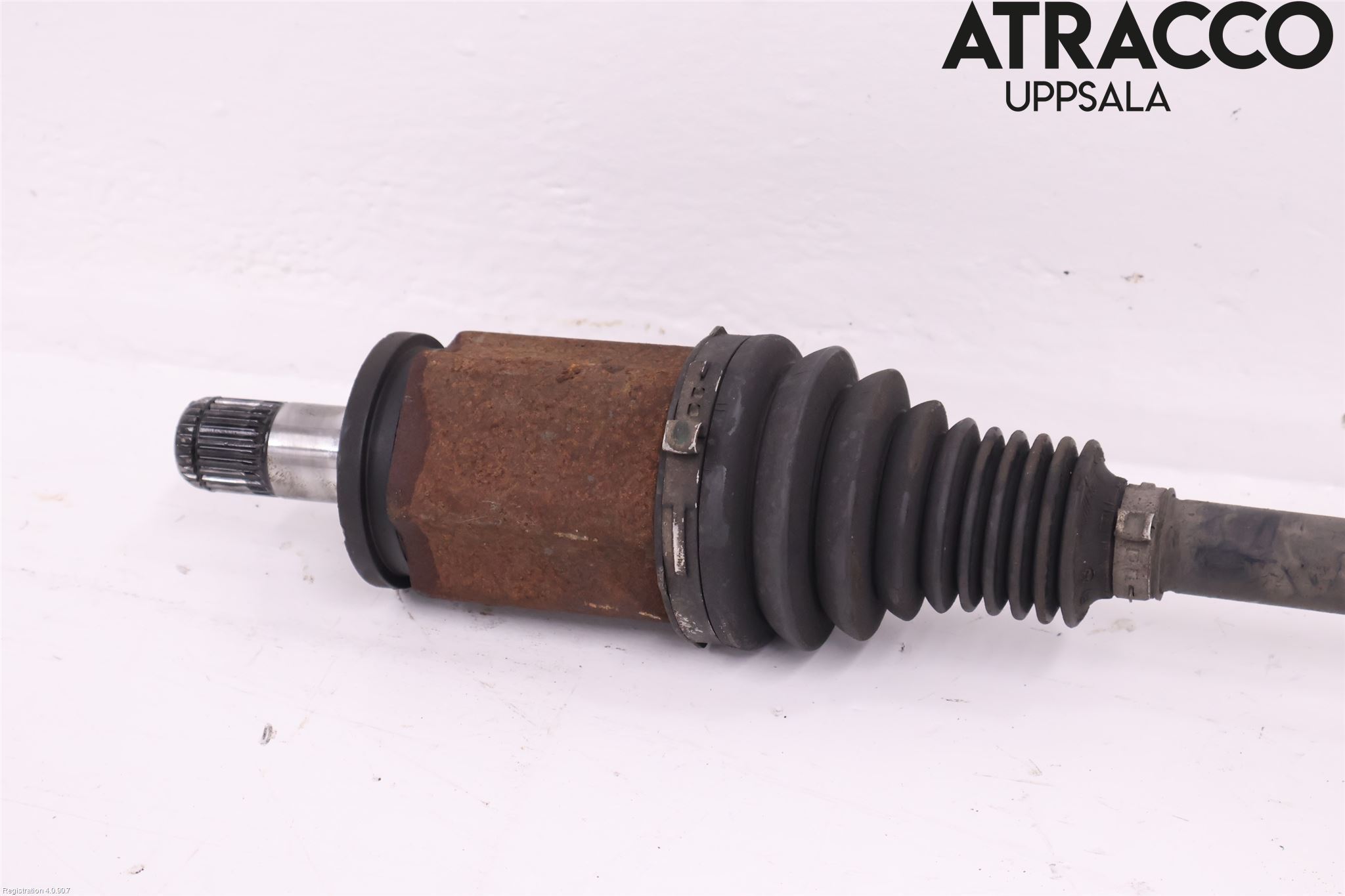 BMW 1 F20/F21 11-19 Drivaxel Fram Vänster