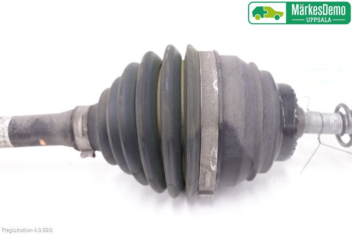 BMW 2 F45 Active Tourer 14-21 Drivaxel Fram Vänster