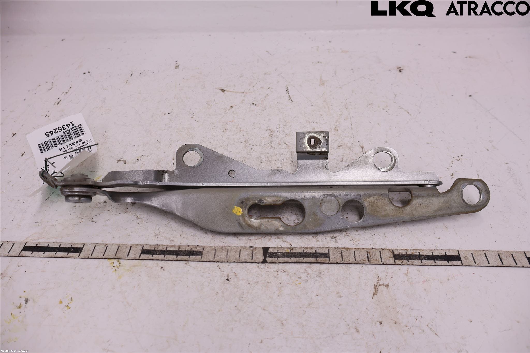 Volvo V70 05-08 Huvgångjärn