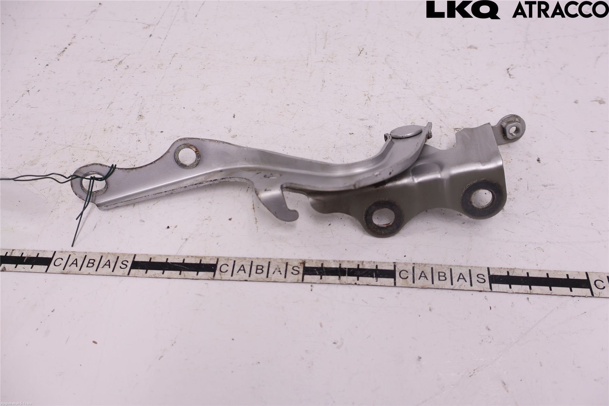 Toyota VERSO 09-18 Huvgångjärn