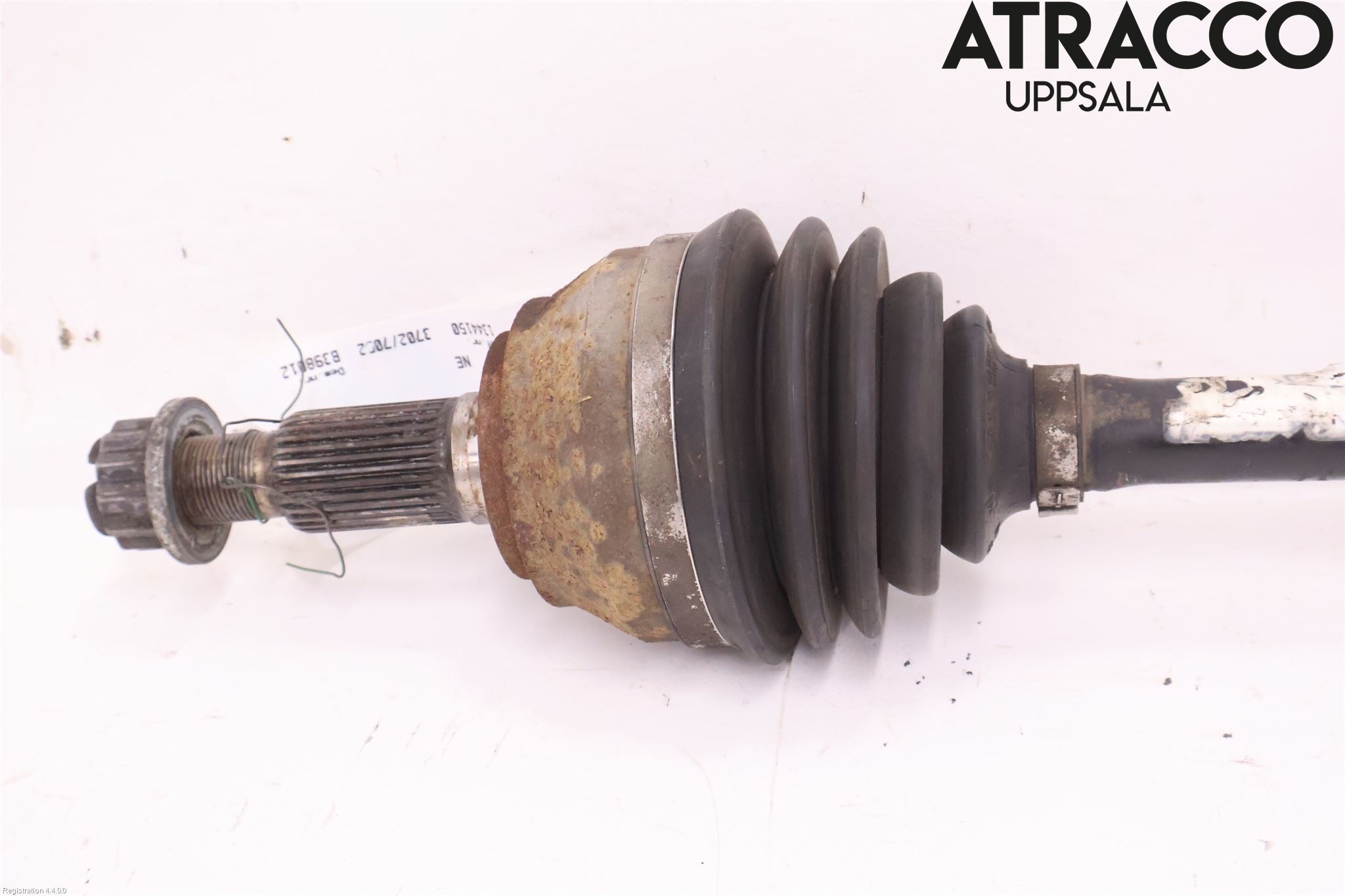 Porsche CAYENNE 03- Drivaxel Fram Höger