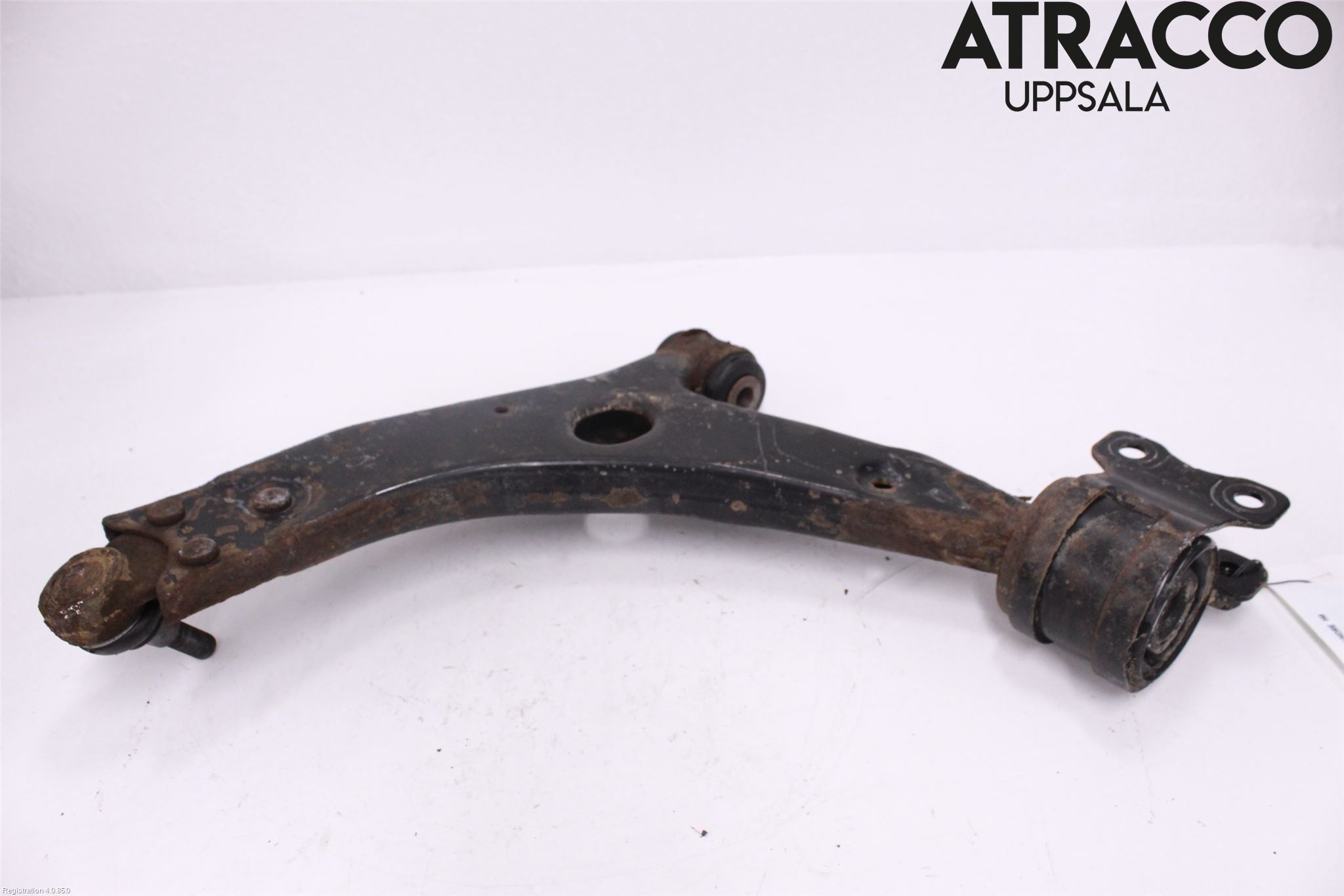 Ford FOCUS 08-11 Bärarm Fram Undre Hö