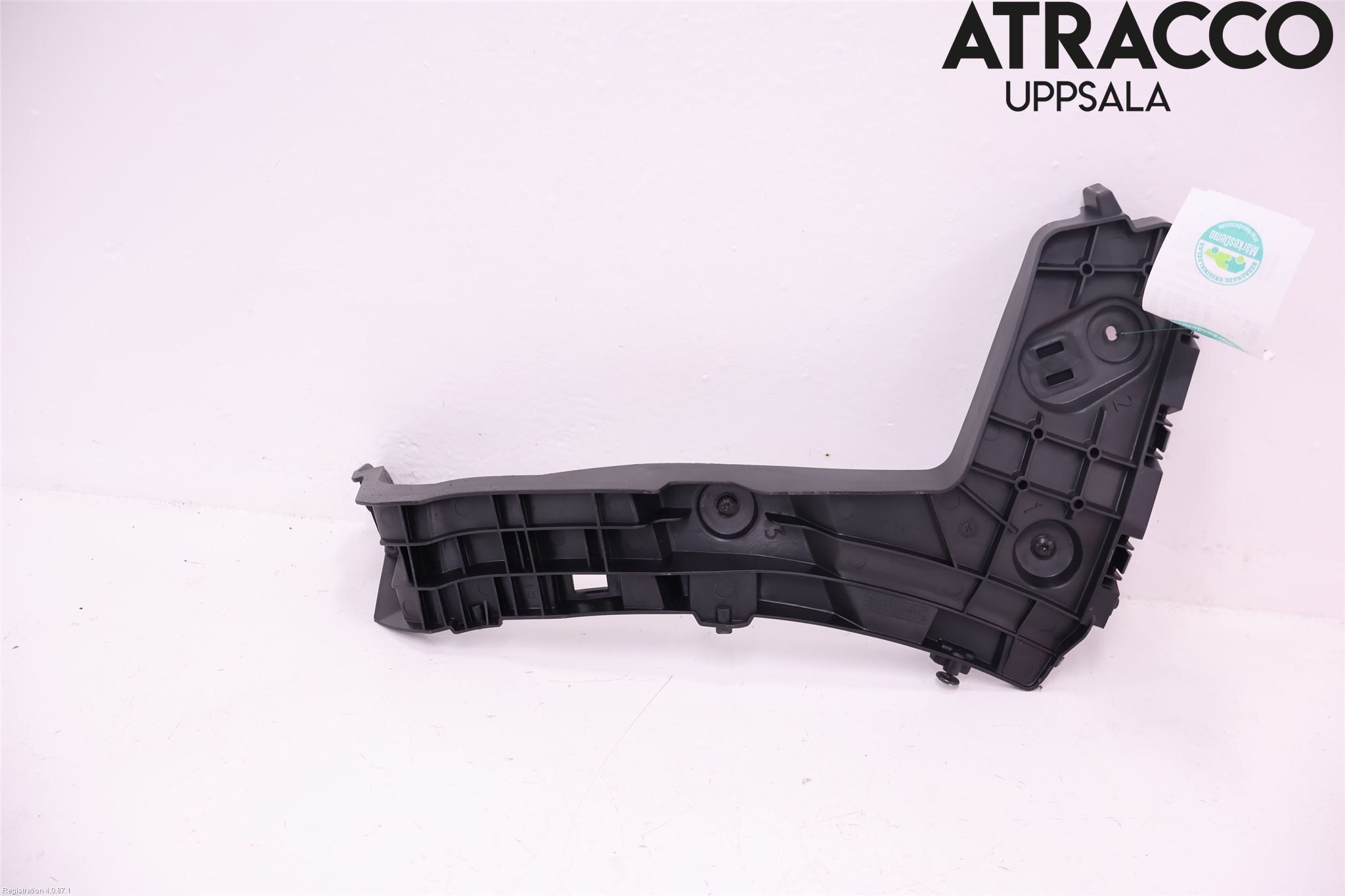 Audi Q2/SQ2 17- Stötfångarfäste Bak Hö