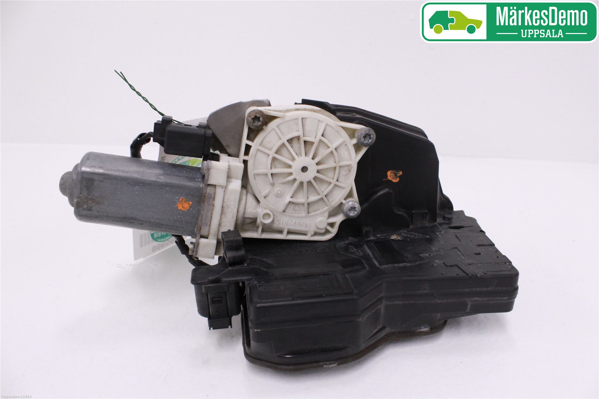 BMW 7 E65/66    00-08 Låskista-Dörrlås