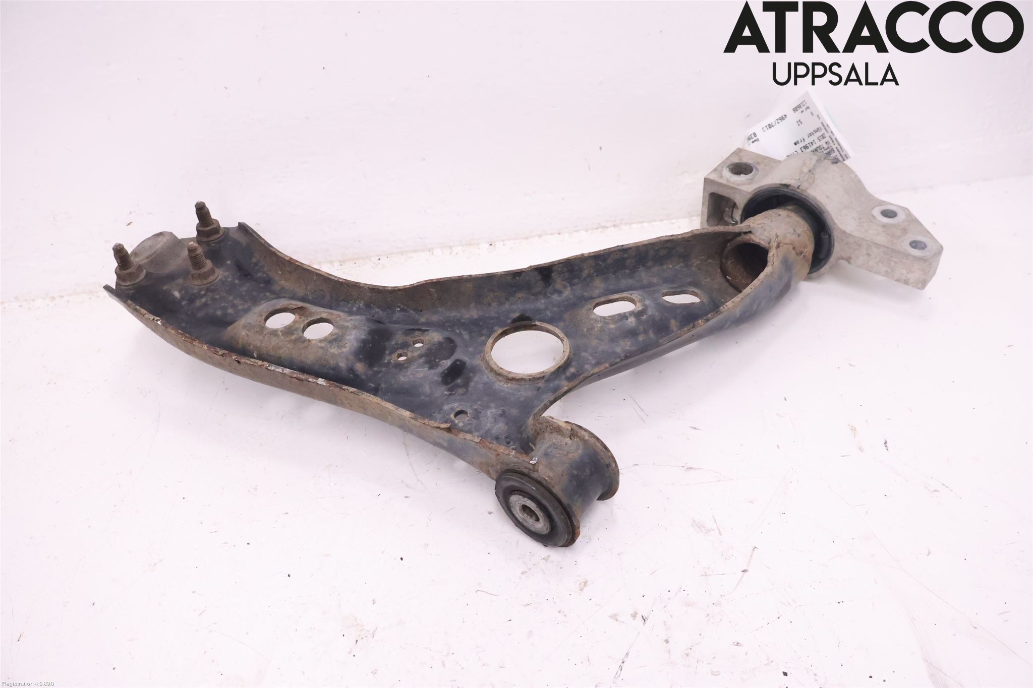 Volkswagen VW TOURAN 10-15 Bärarm Fram Undre Vä
