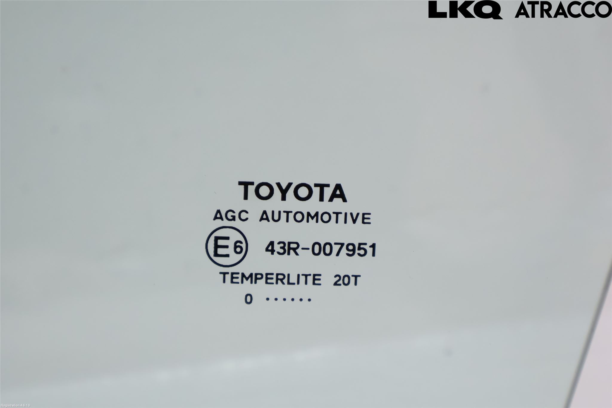 Toyota YARIS XP21 20- Dörruta Fram Vänster
