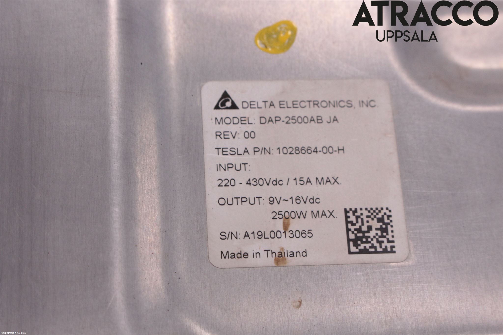 Tesla MODEL S 13- Converter