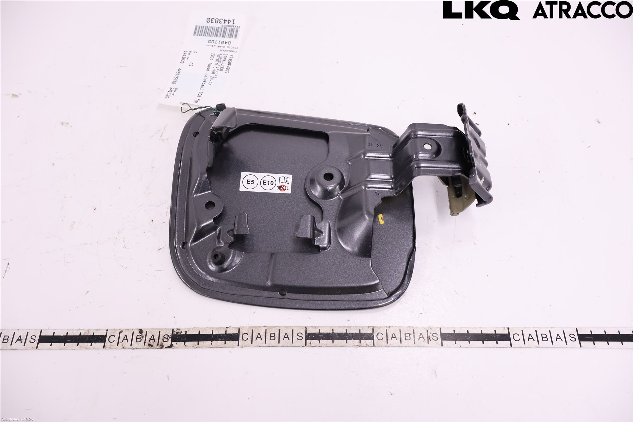 Toyota C-HR 24- Tanklucka