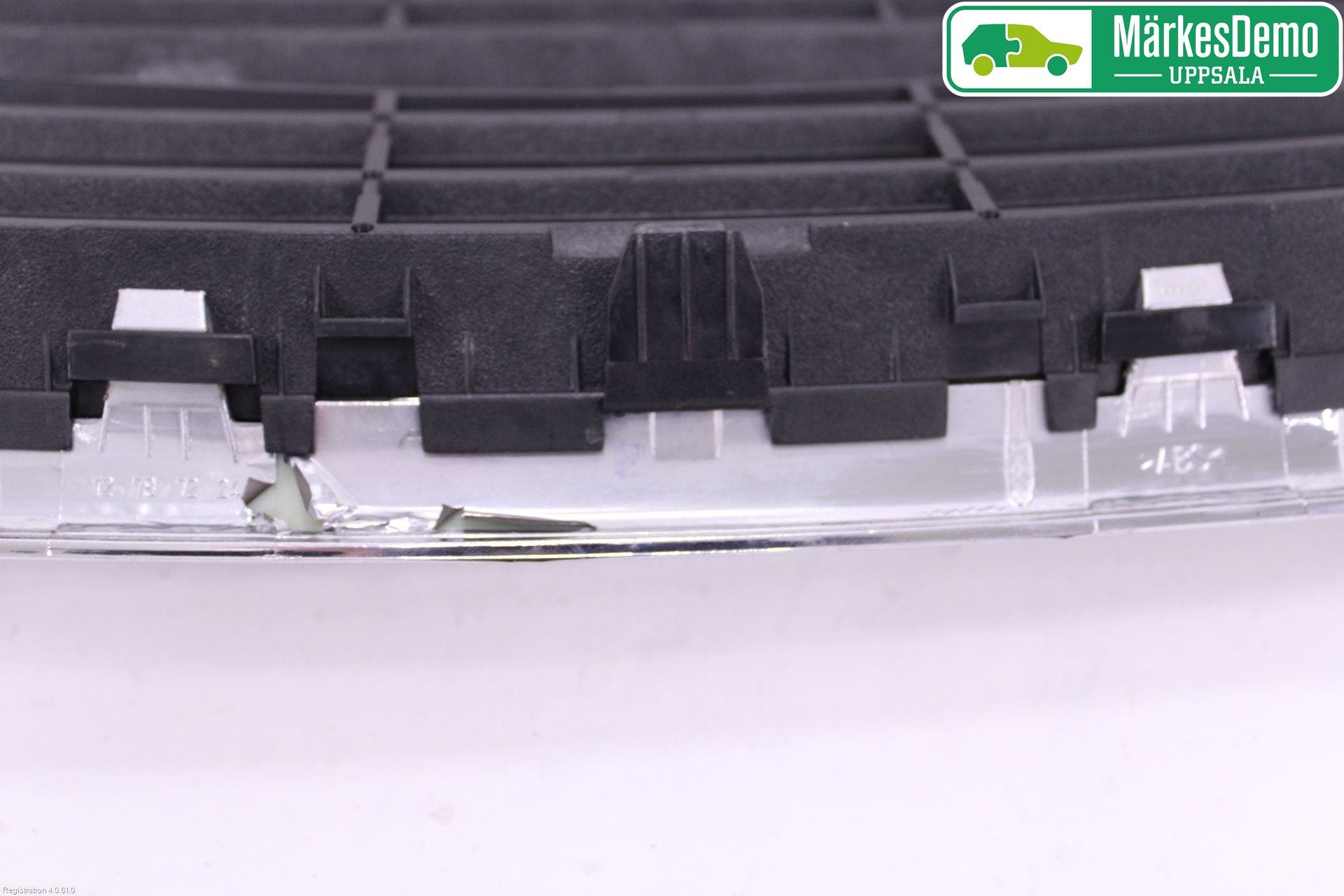 Saab 9-3 VER 2 Grilldel Mitt