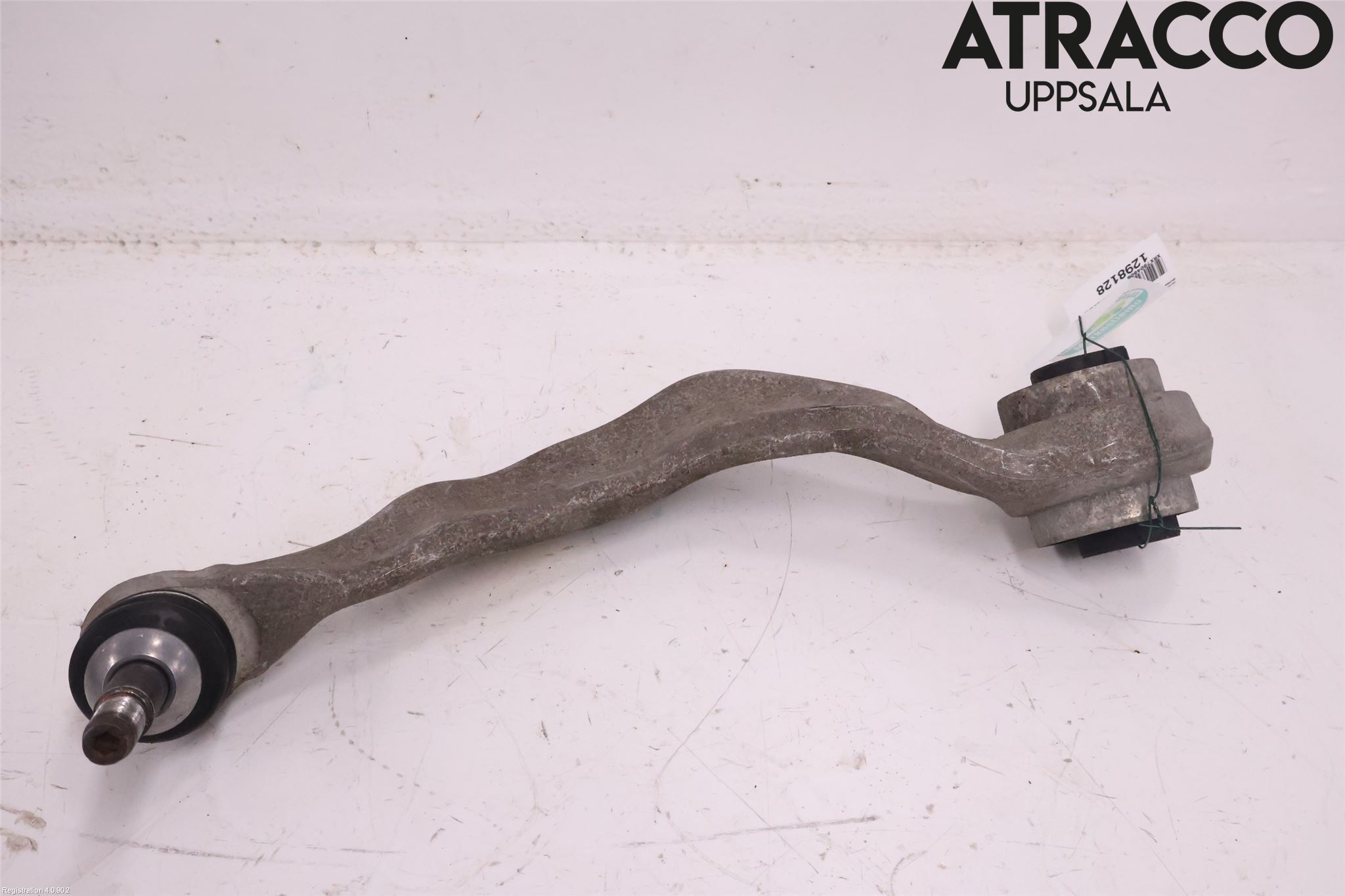 BMW 5 G30/G31/F90 17-23 Bärarm Fram Undre Vä