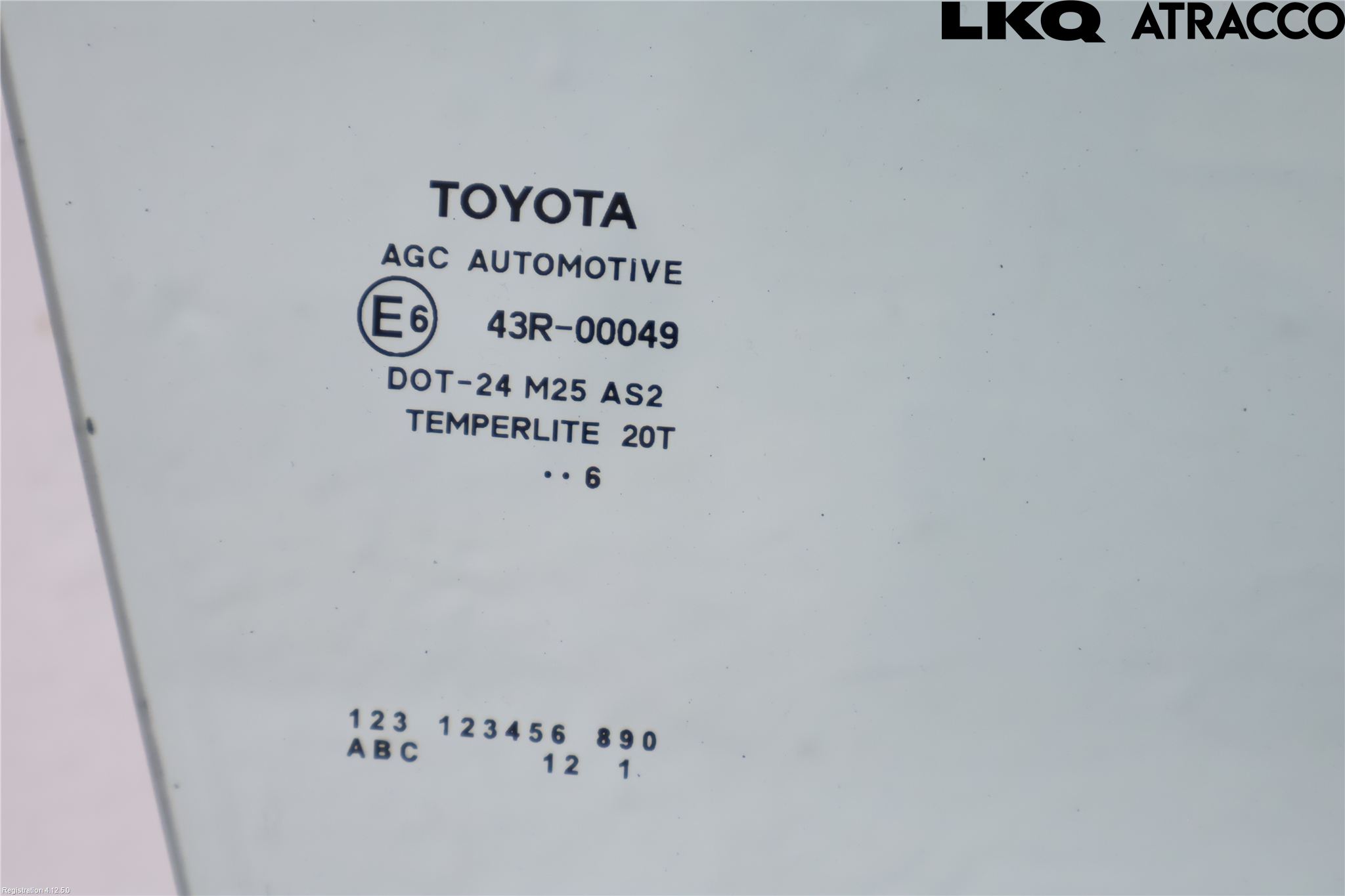 Toyota AURIS 13-19 Dörruta Fram Höger
