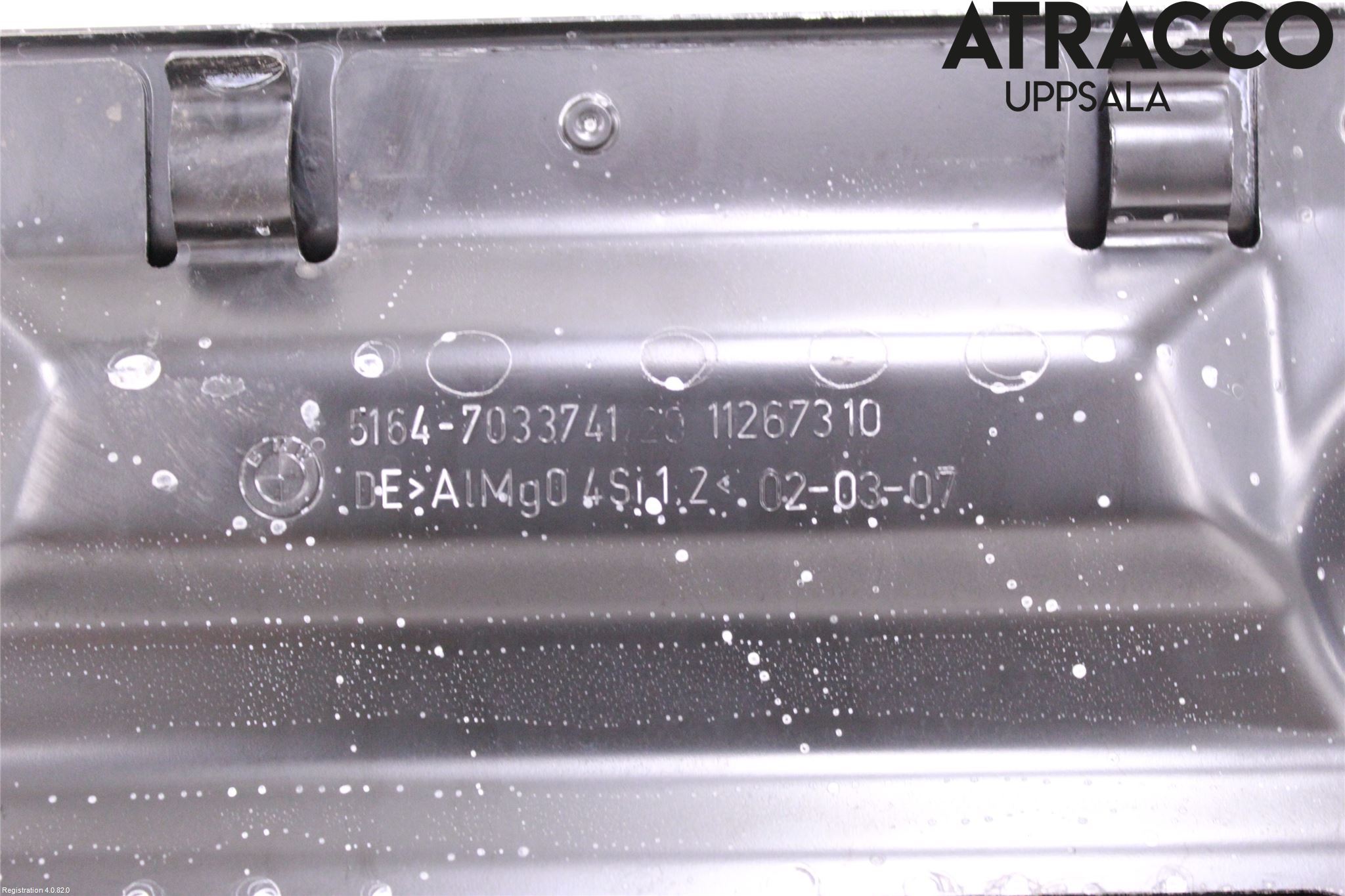 BMW 5 E60/61 Sed/Tou 02-10 Front Huvlåsplåt-Balk