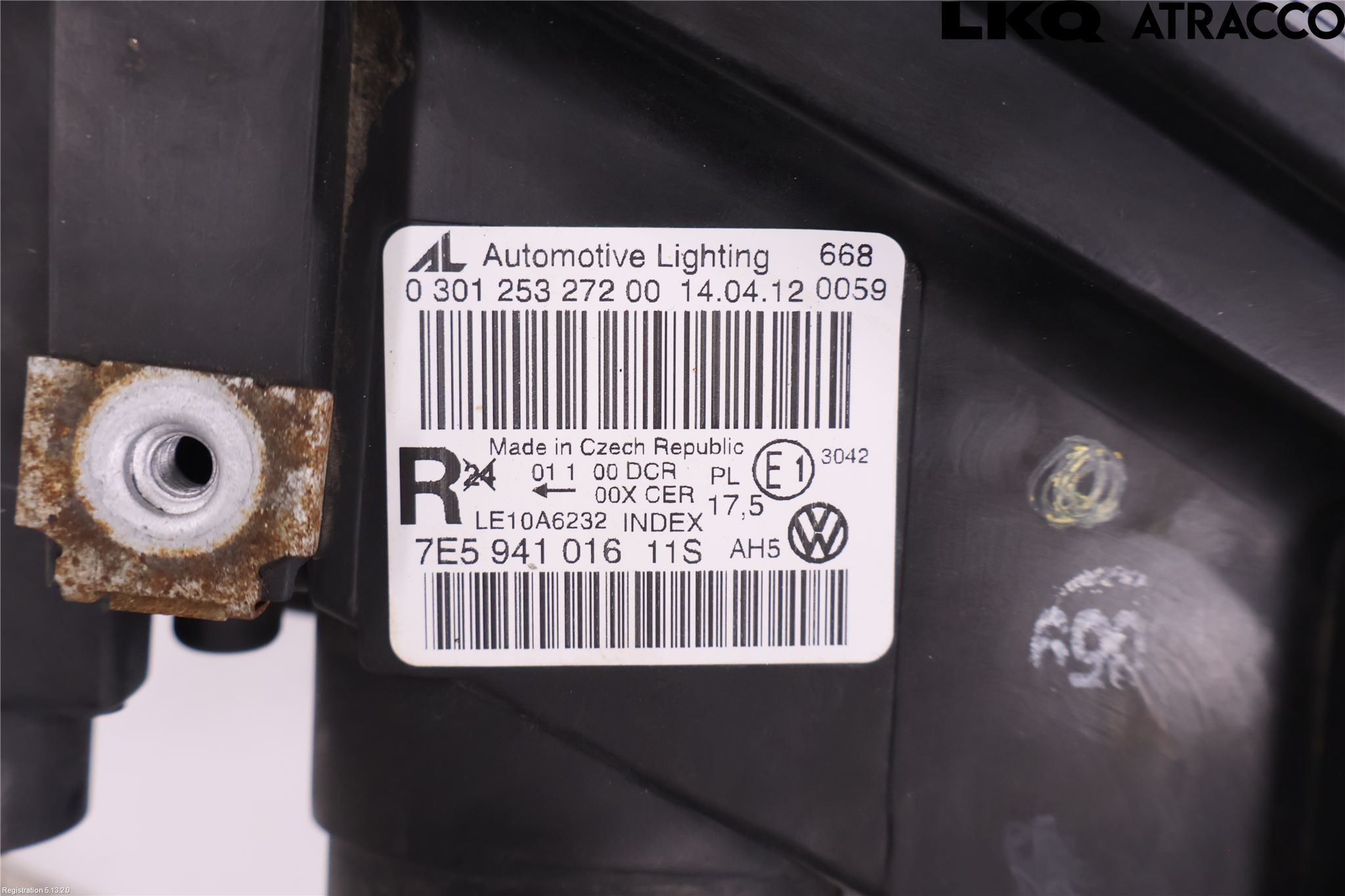 Volkswagen VW TRANSP/CARAVELLE (T5) 04-15 Strålkastare Höger